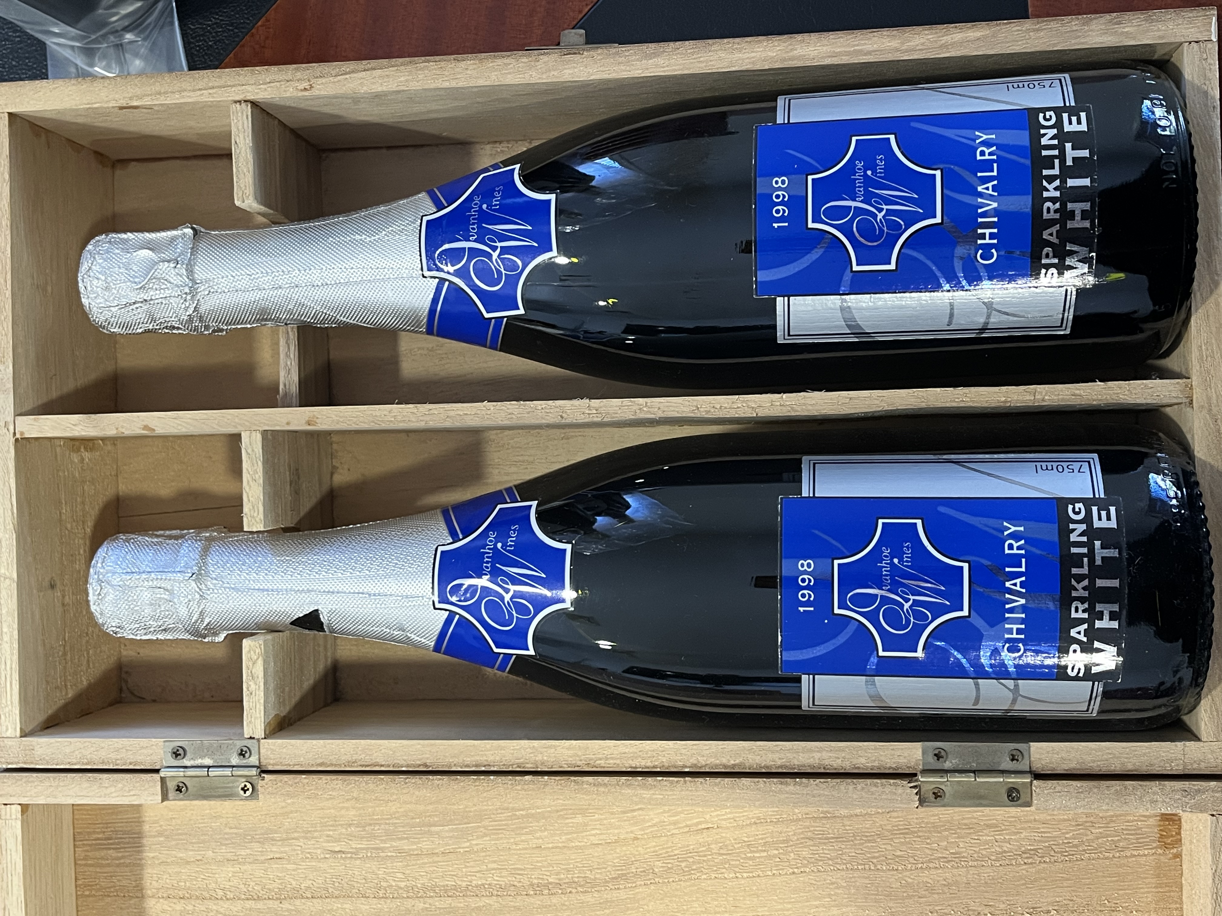 204 · 2x 1998 Ivanhoe Wines Chivalry White Wine (Police Lost & Stolen)