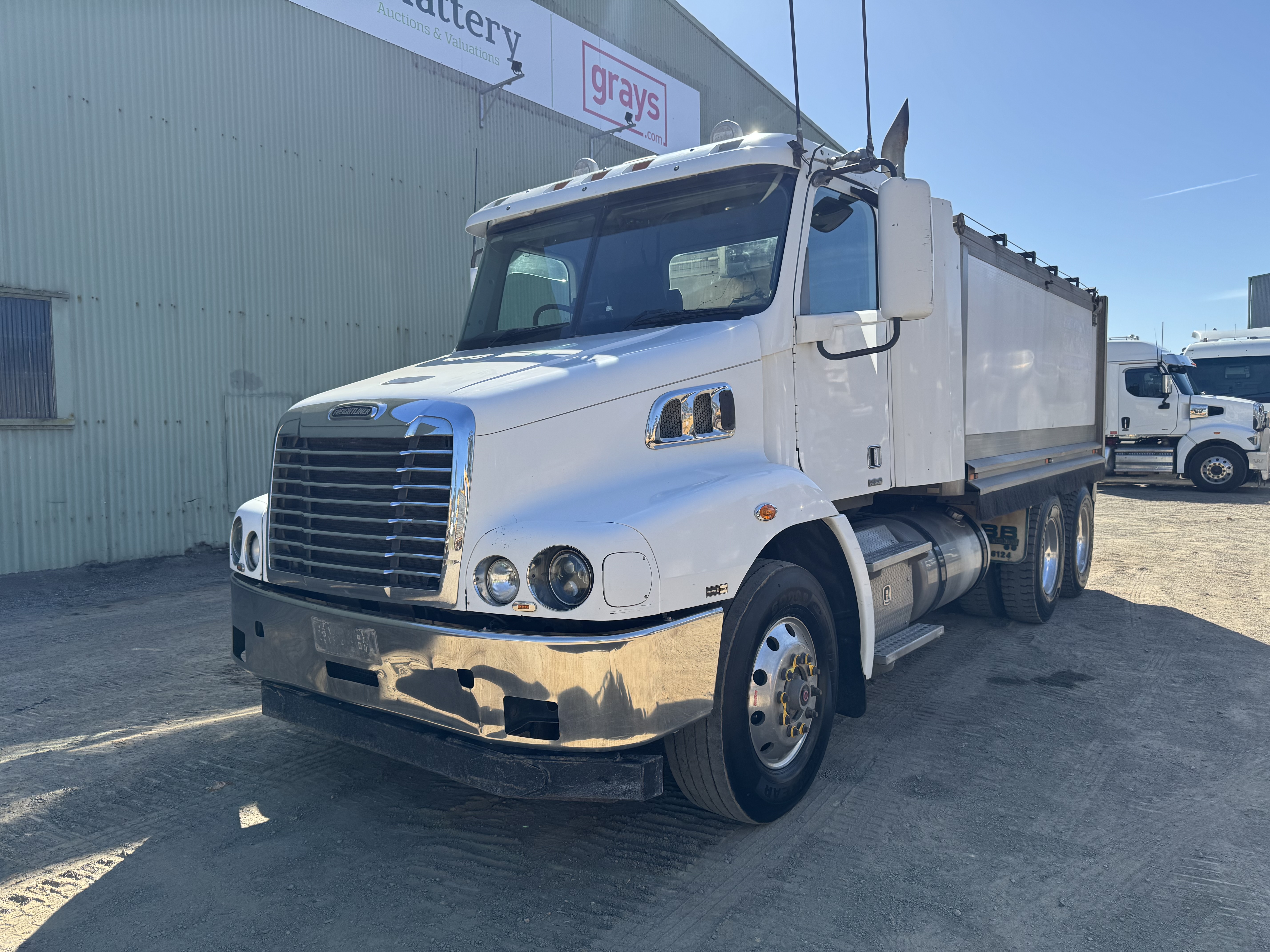 2011 Freightliner FLX Century class [6x4] Tipper
