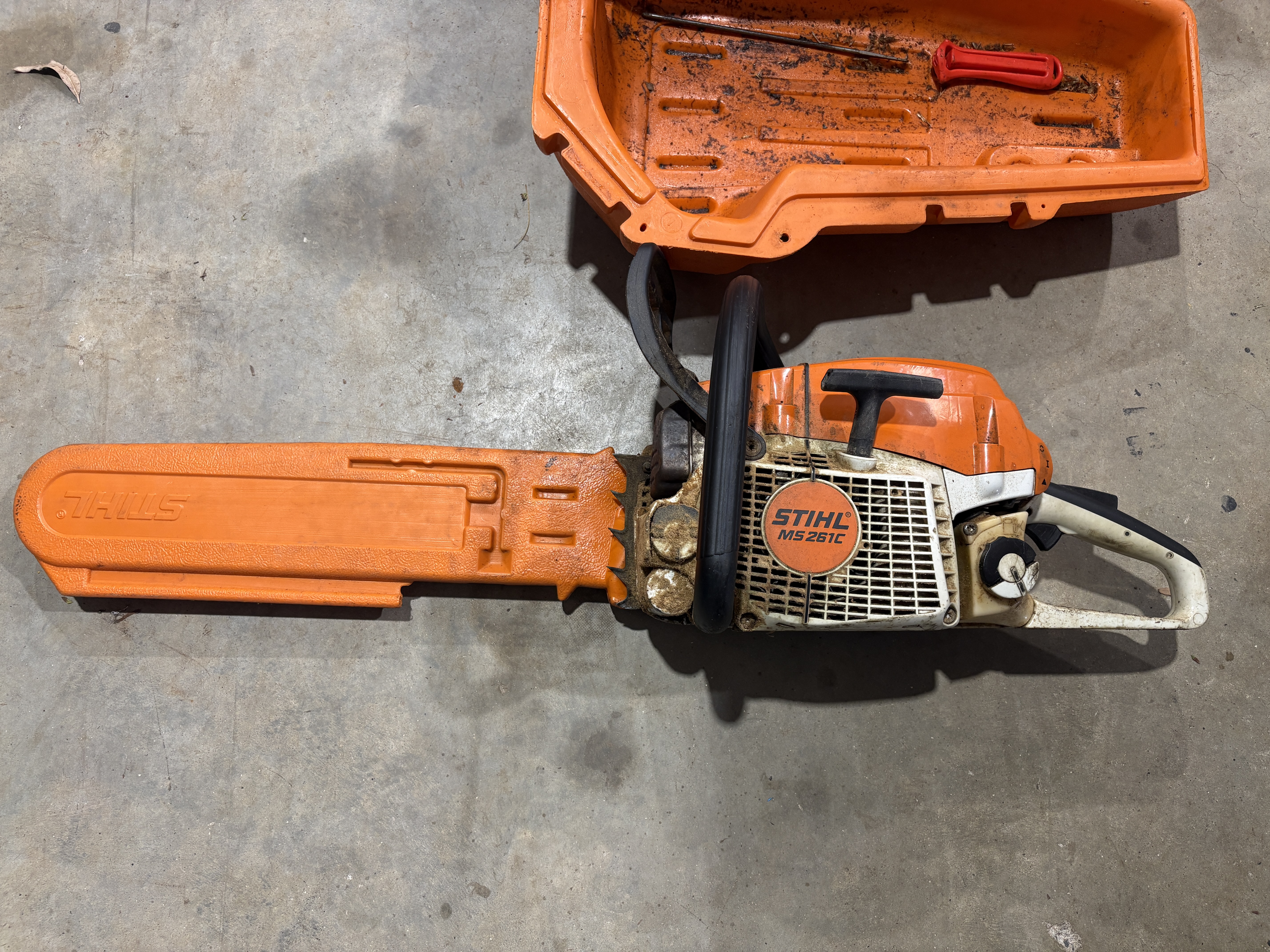 211 · Husqvarna 450 & Stihl MS 261 C Petrol Chainsaws