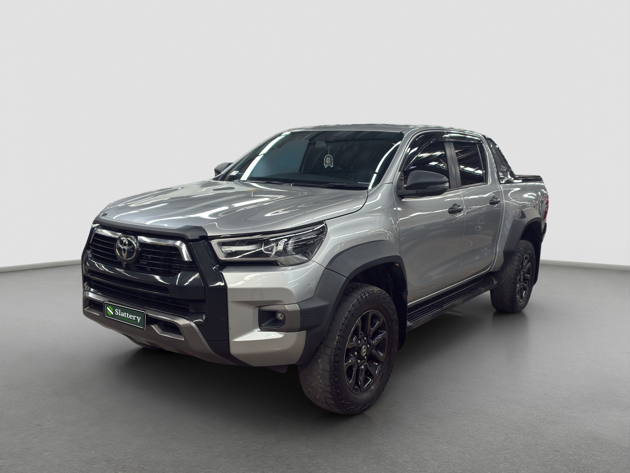 9 · 2022 Toyota Hilux Rogue Diesel