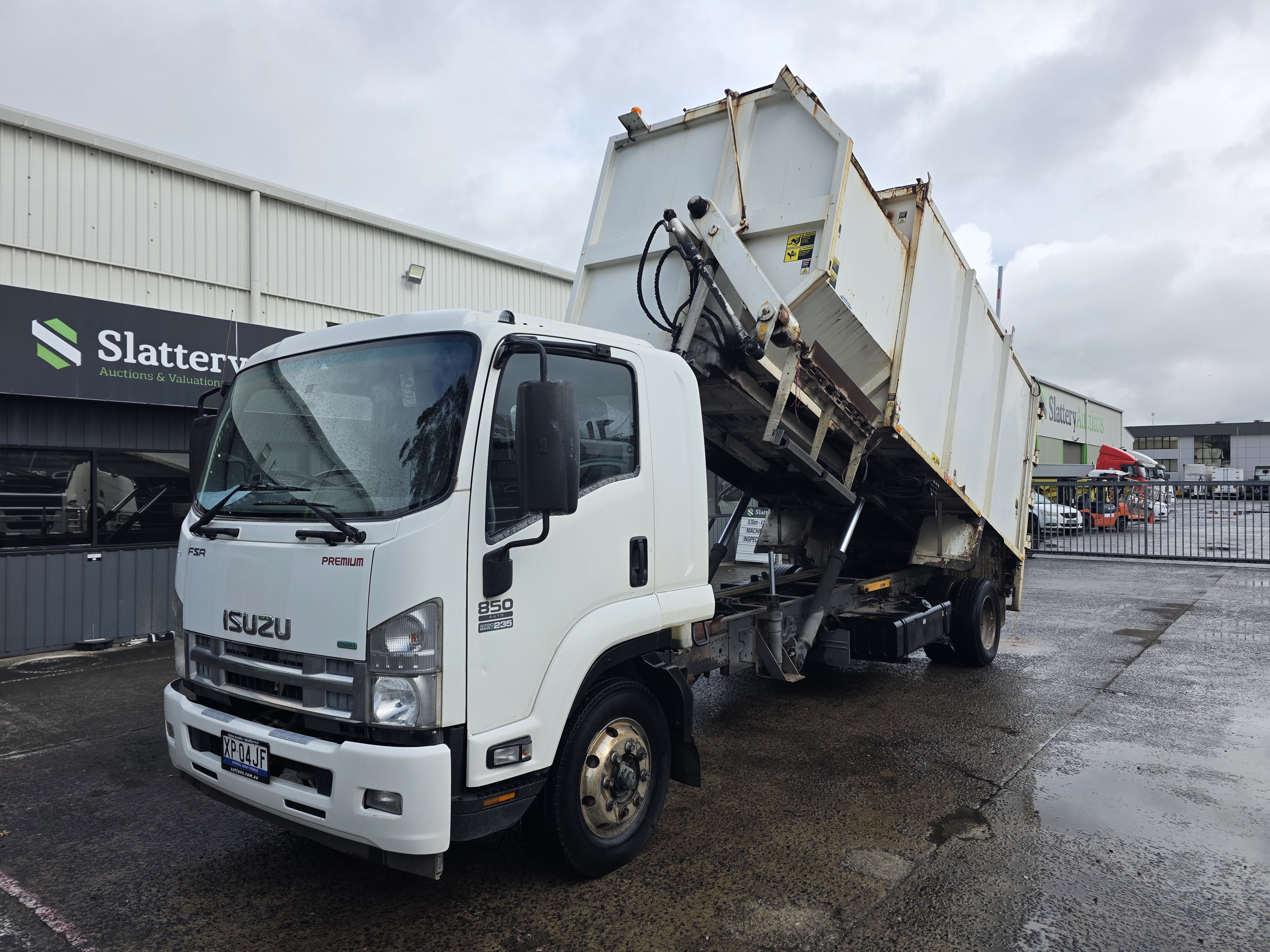 16 · 2009 Freightliner Columbia FLX  6x4 Prime Mover (Manual) (Cat C13)