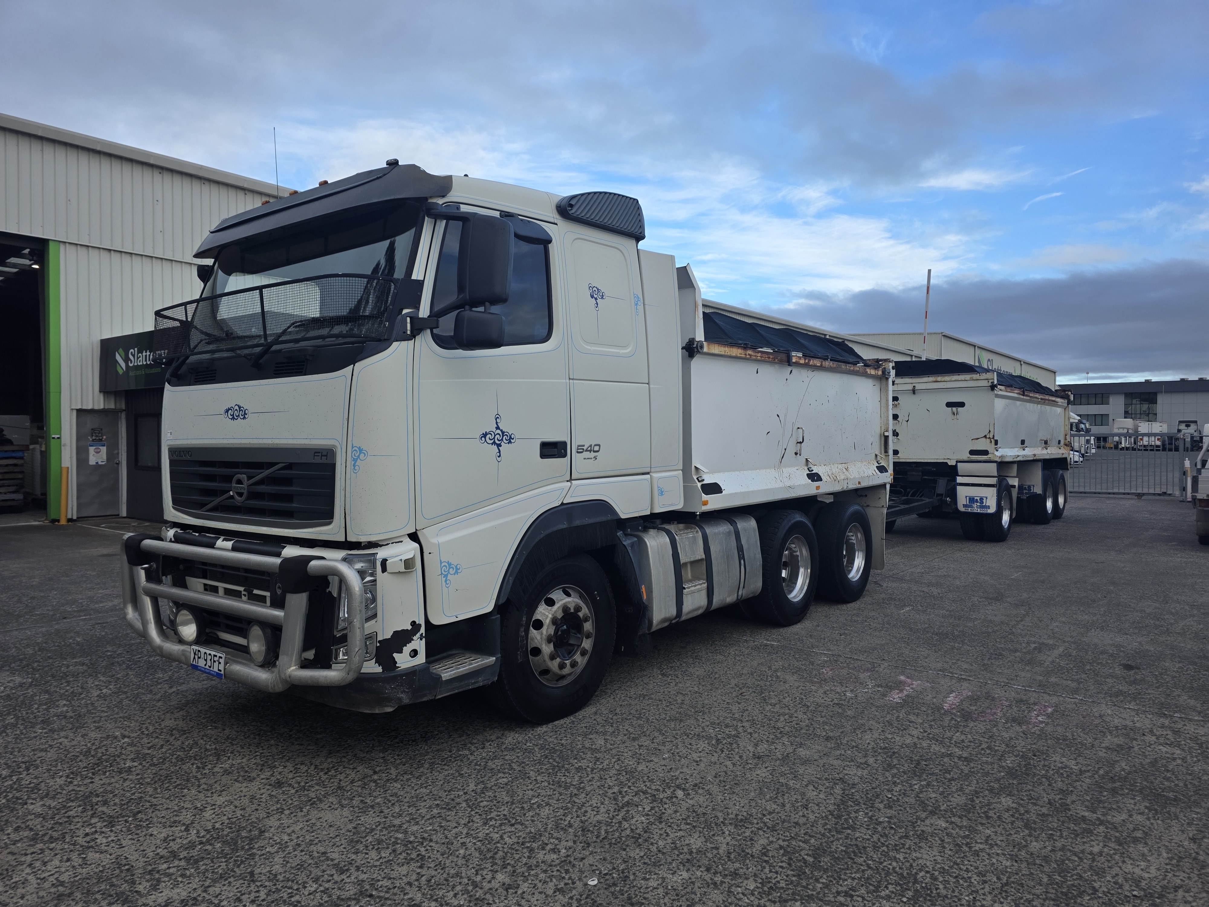 5 · 2014 Volvo FM 460  6x4 Tipper w/2008 Hercules HEDT-4 Quad-Axle Tipper Trailer