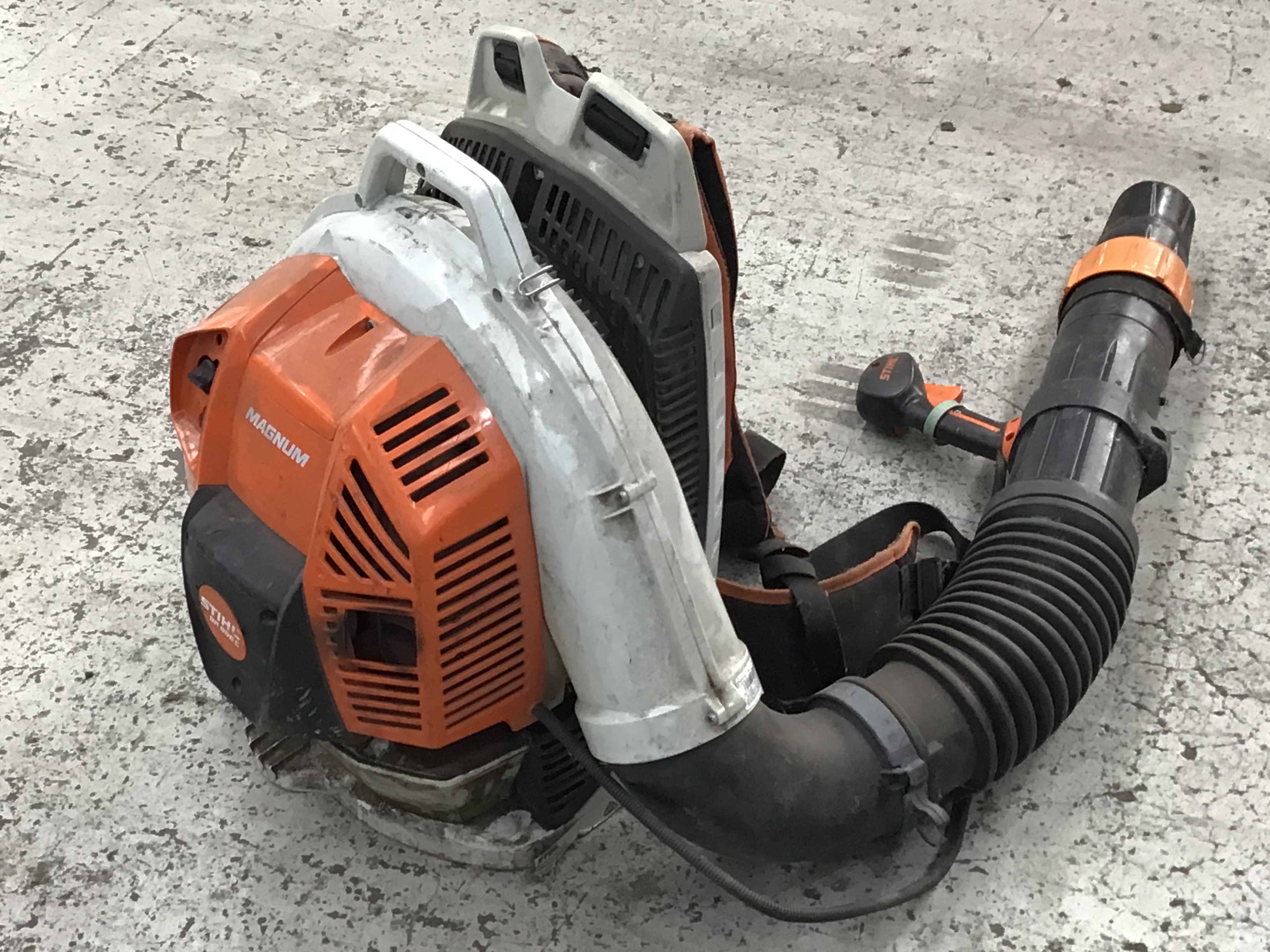 Stihl Backpack Blower BR 800 C-E Magnum.