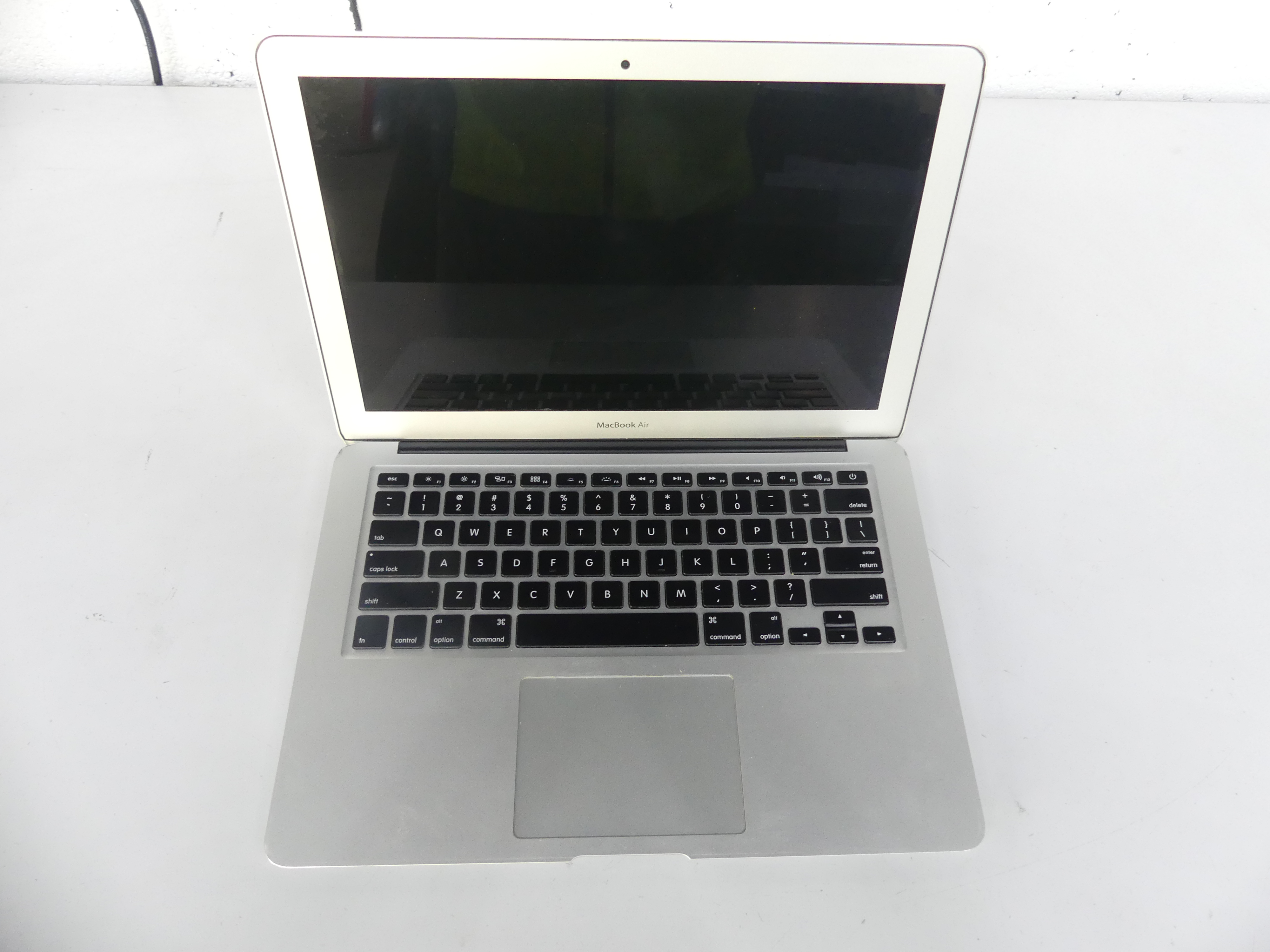 9 · Apple MacBook Air A1466 ( EMC 2925 )  13 Inch Laptop