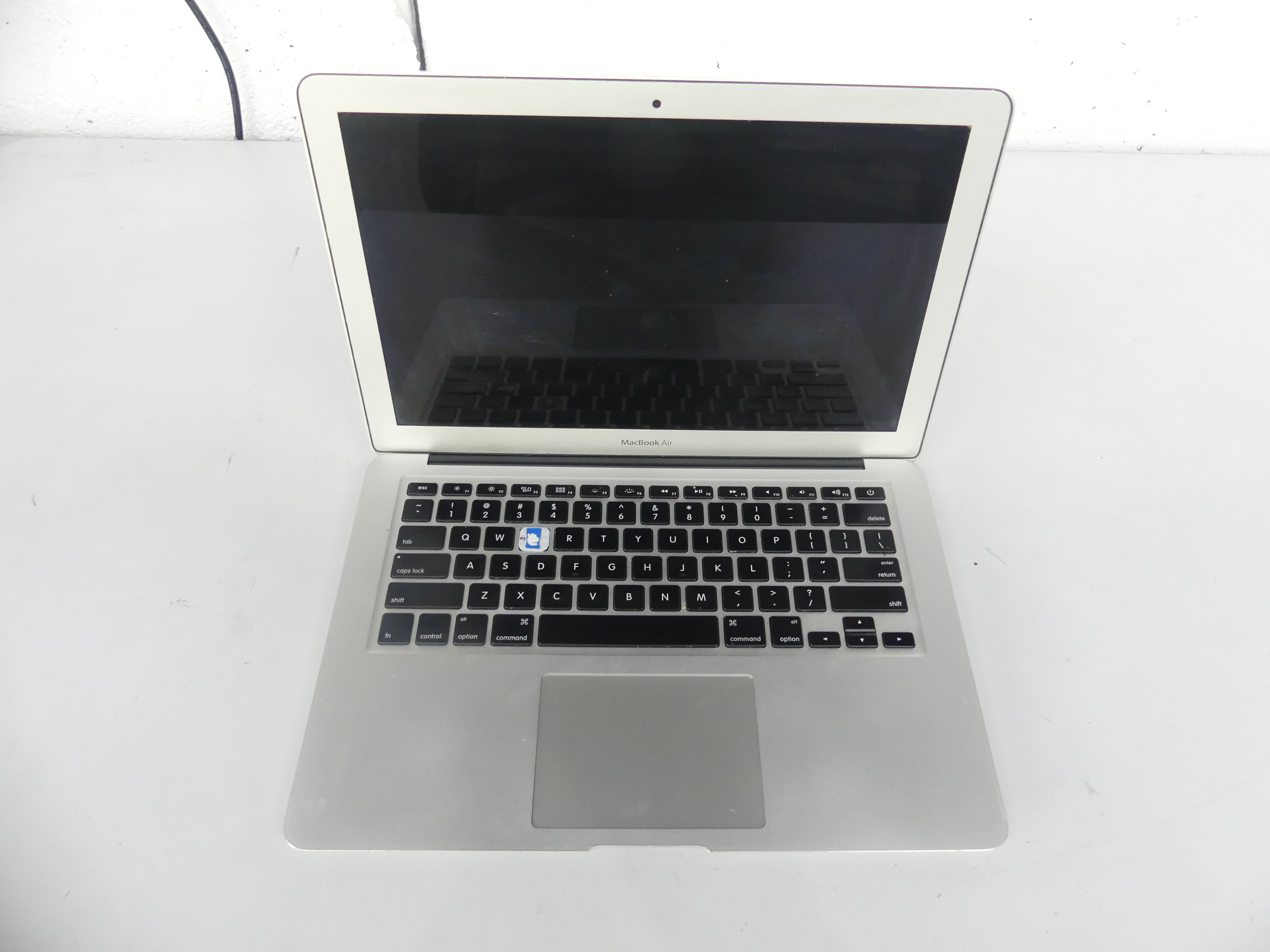 8 · Apple MacBook Air A1466 (EMC 2632)  13 Inch Laptop