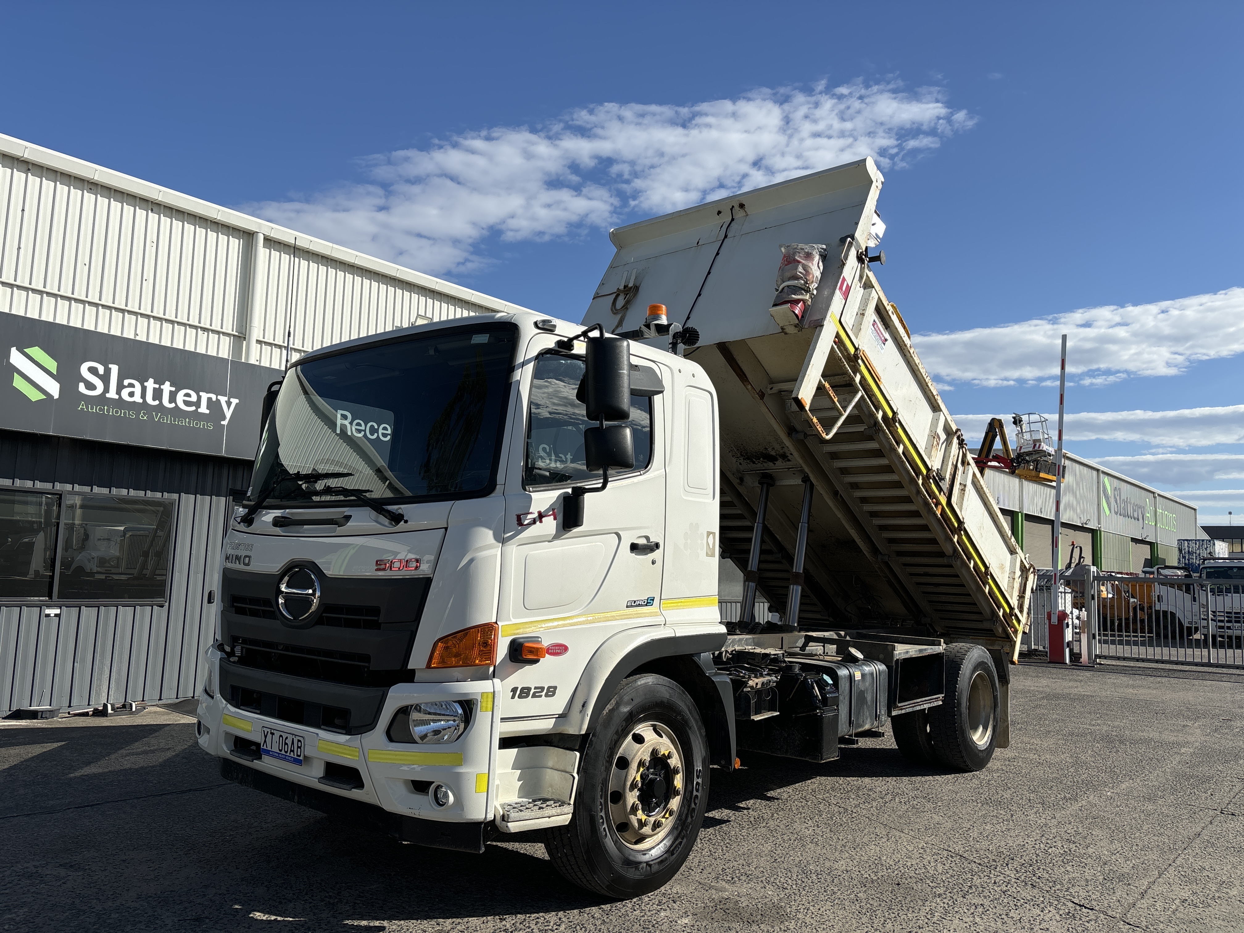 7 · 2018 Hino 500 GH 1828 4x2 Tipper (Auto) (16.5T GVM)
