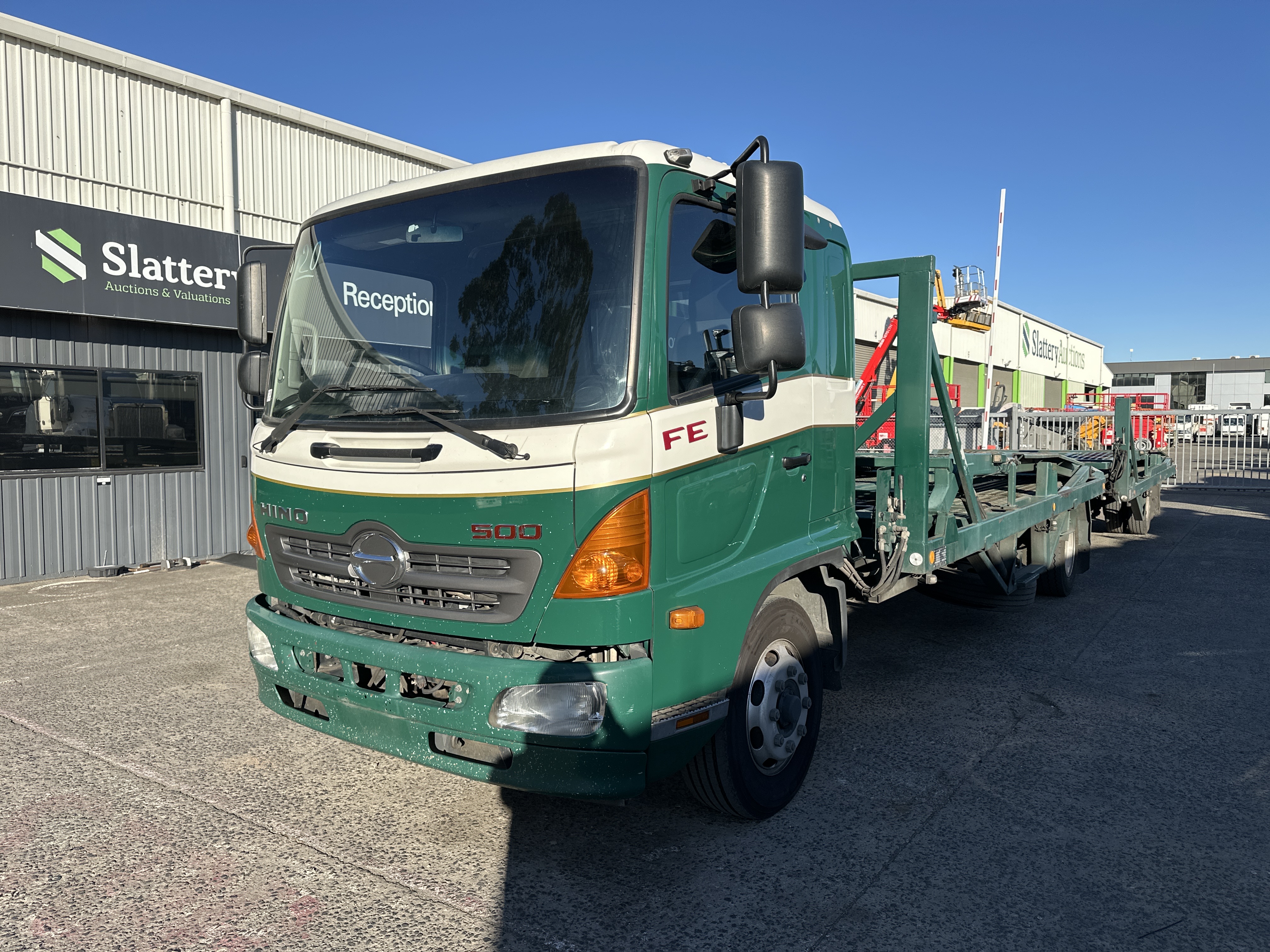 11 · 2015 Hino 500 FE  Car Carrier 4x2 w/2015 Runge Trailer (Manual)