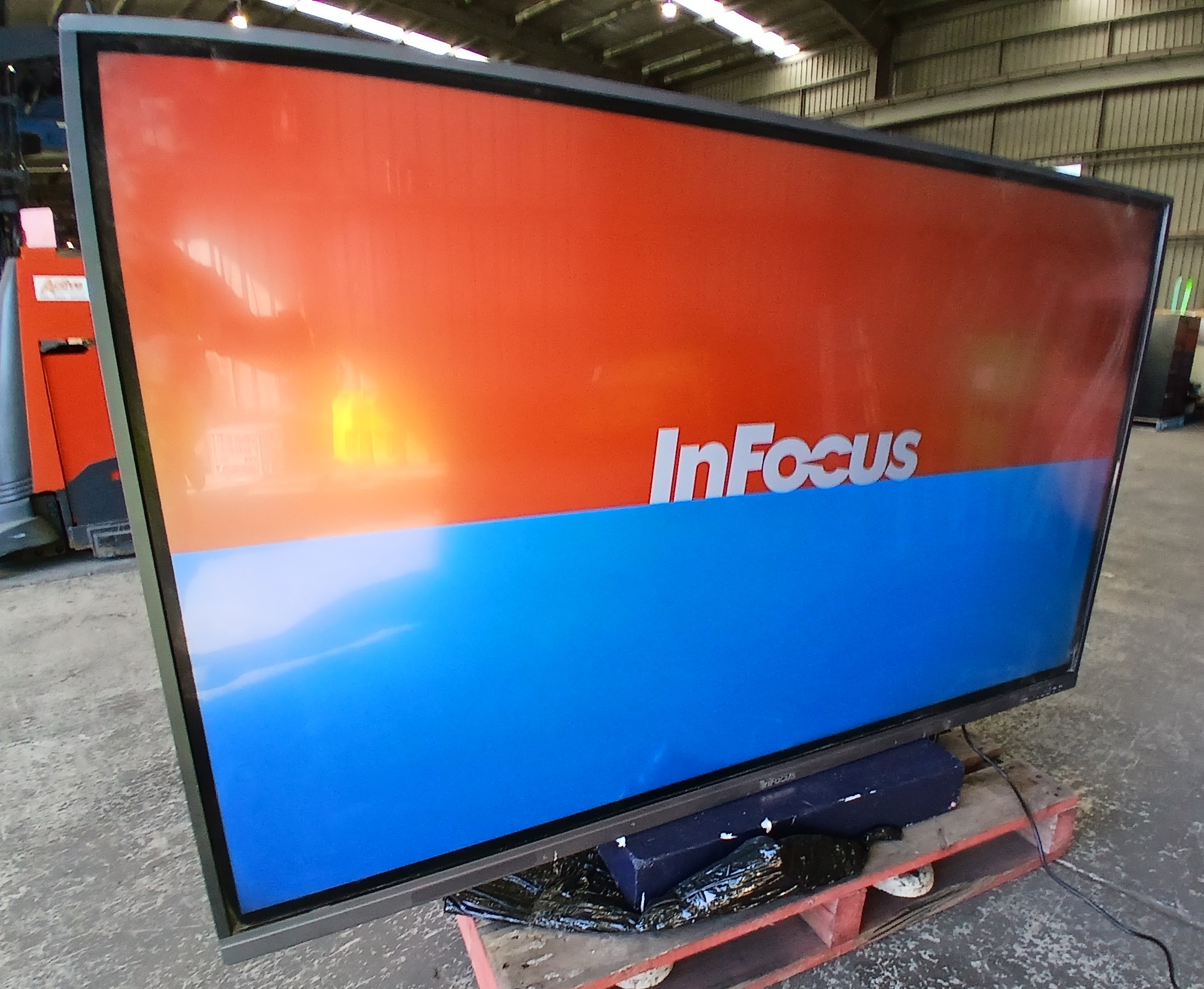13 · InFocus LCD Interactive Display TV