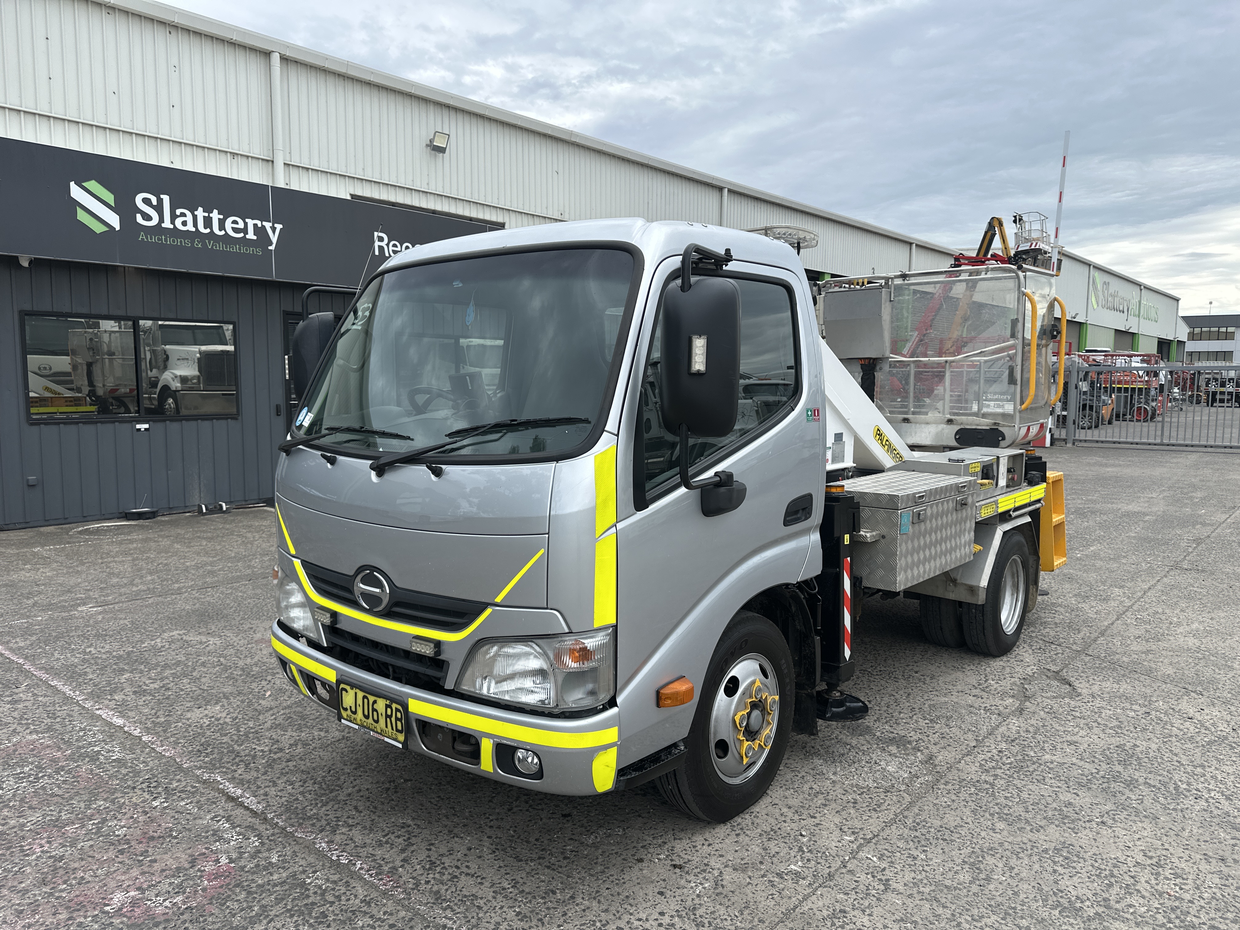 2016 Hino 300   4x2 EWP Truck (Auto) (Car Licence)