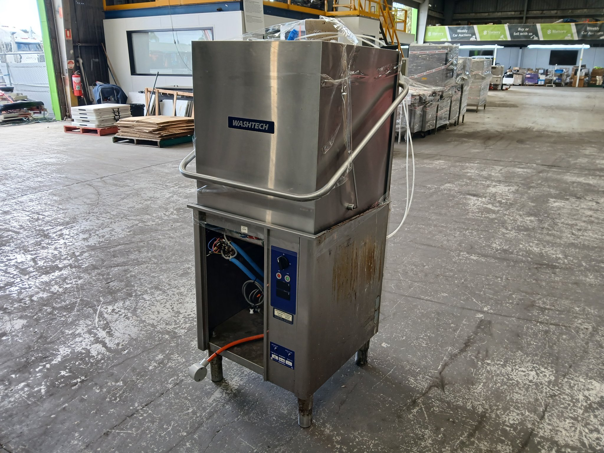Washtech Passthrough Dishwasher