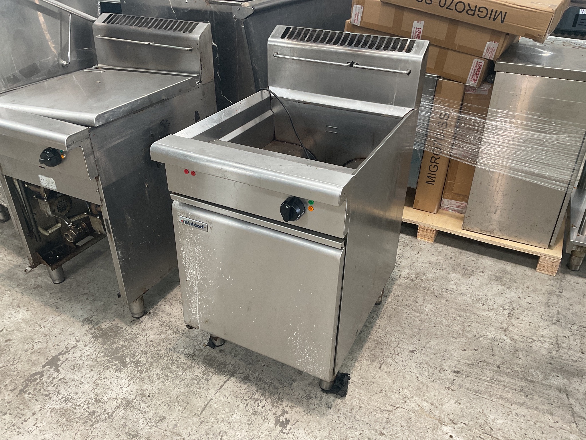 Waldorf Gas Deep Fryer