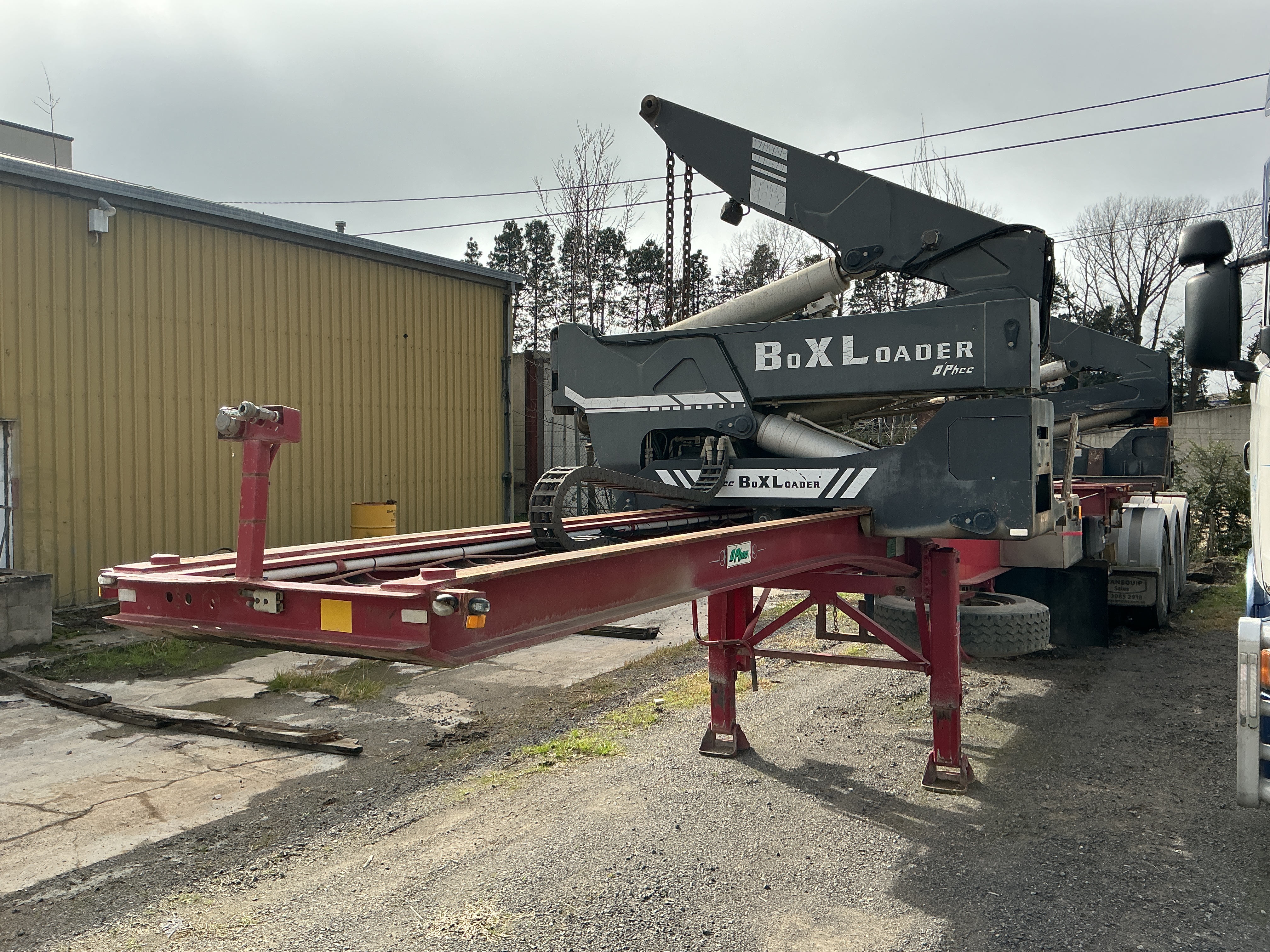 12 · 2012 O’Phee Triaxle Box/Container Side Loader