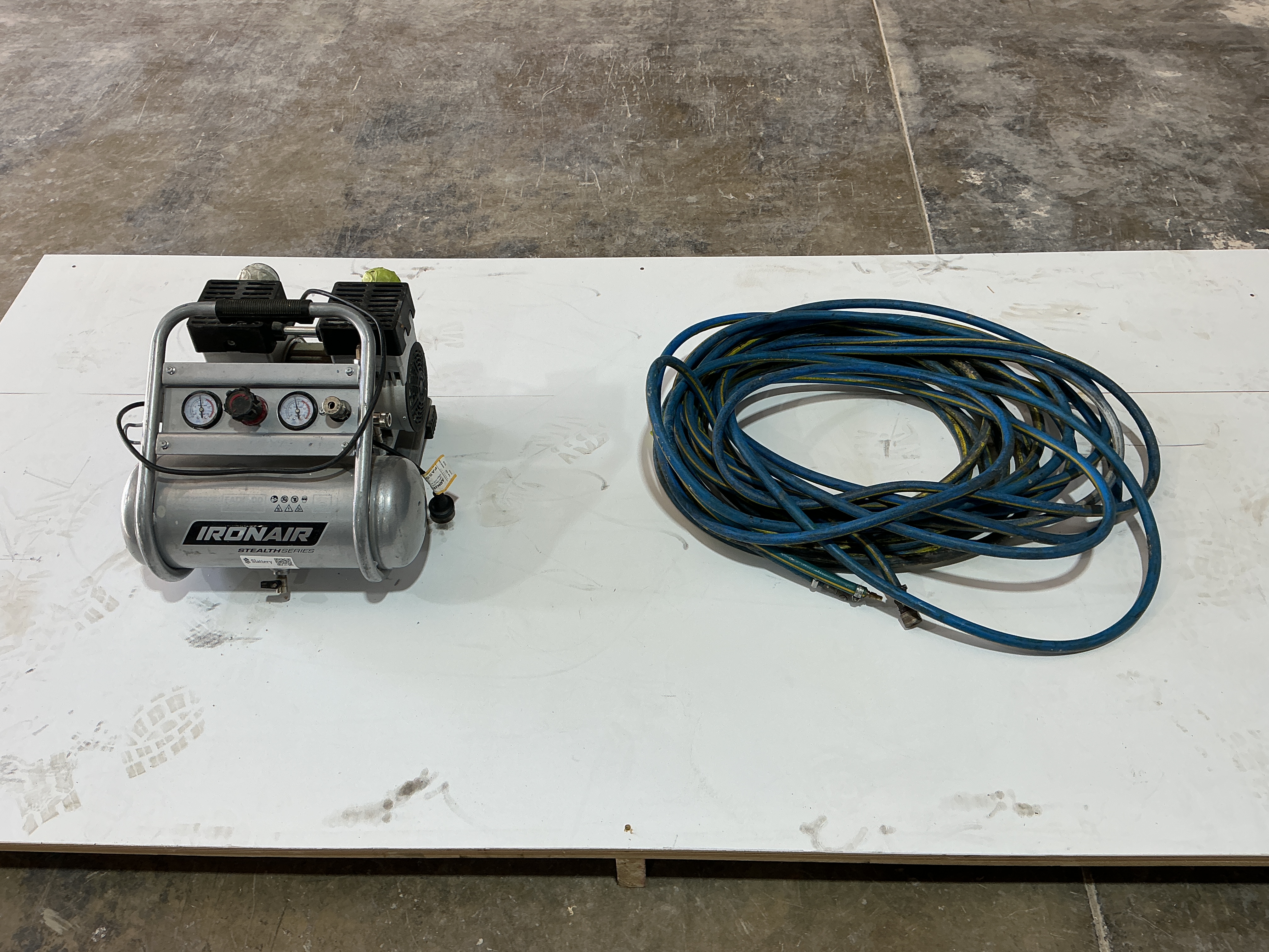 8L Iron Air Compressor & Hose