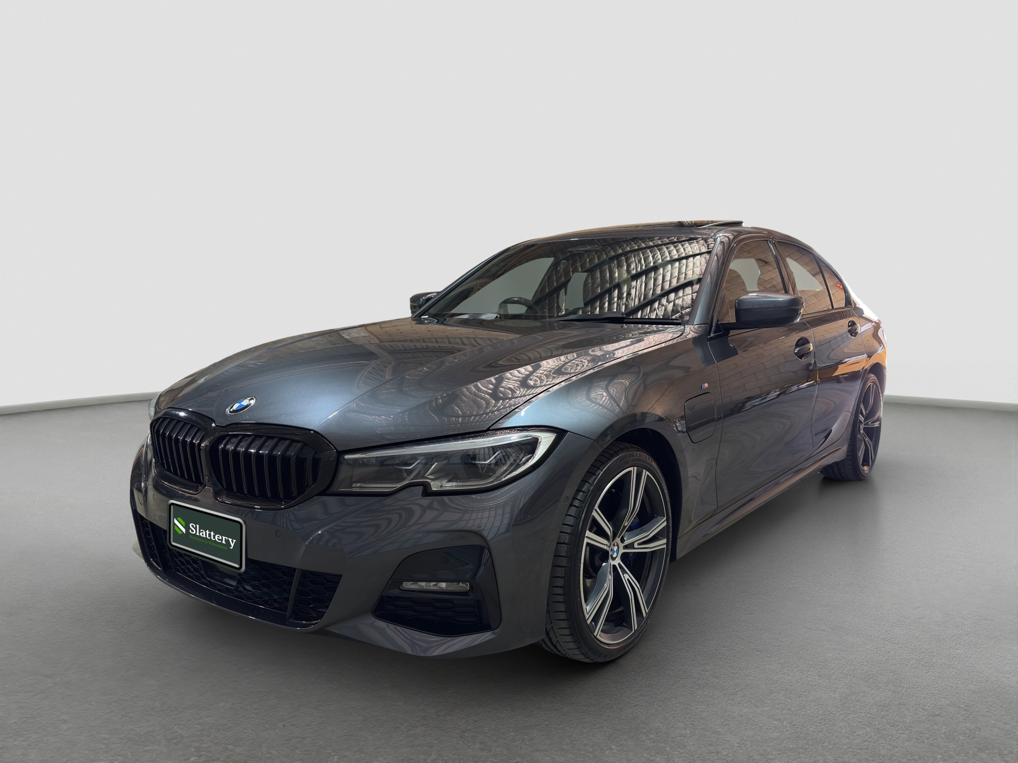 3 · 2020 BMW 3 Series 330e Luxury Line Hybrid-Petrol (Ex Lease)