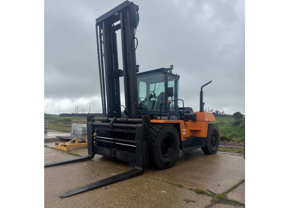 2 · 2014 Toyota 4FD230 Diesel Forklift