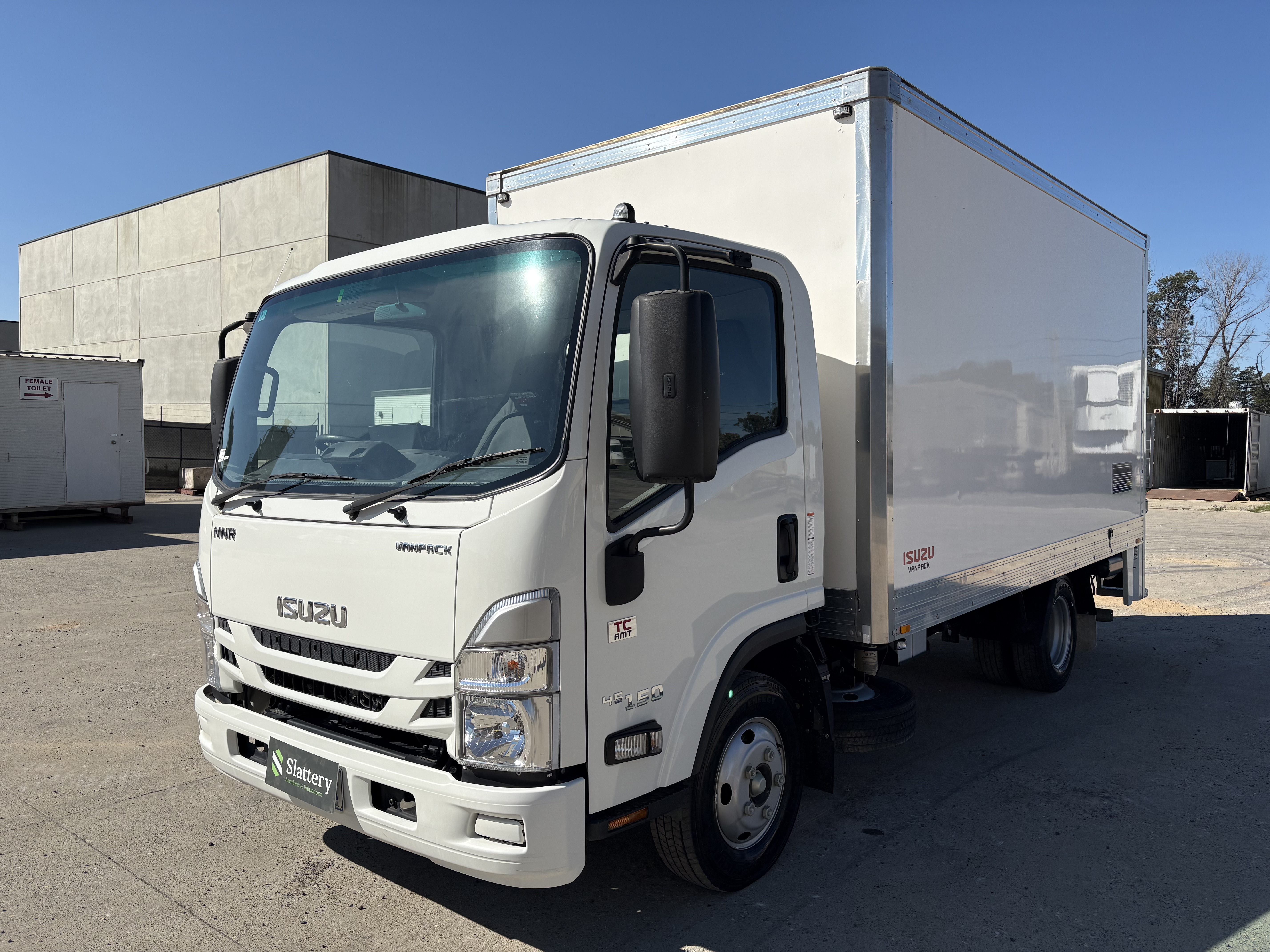 2023 Isuzu NNR 45 150 Vanpack 4x2 Pantech W/Tailgate Loader