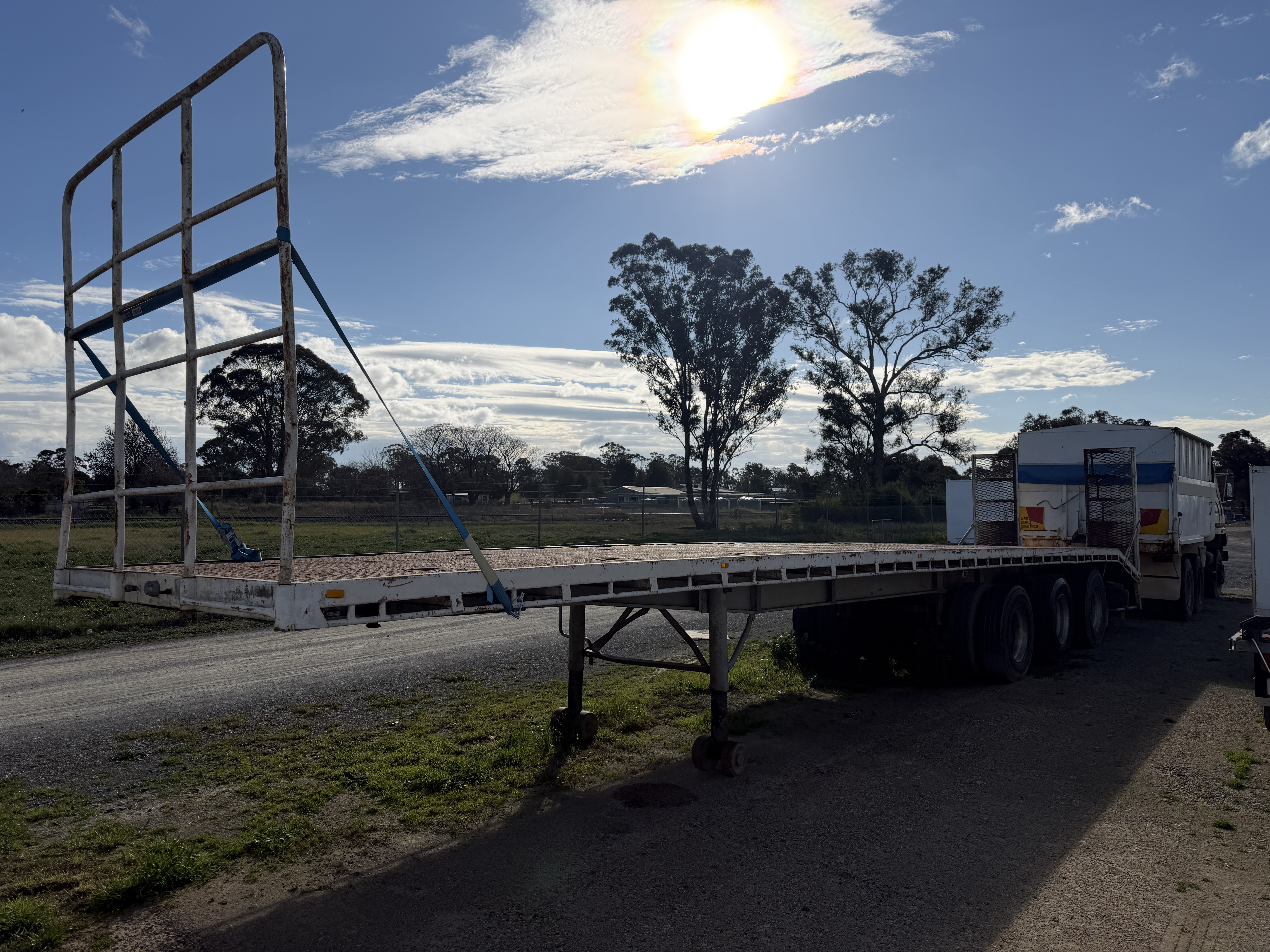 1977 Loadmaster Triaxle Beavertail Trailer With Ramps