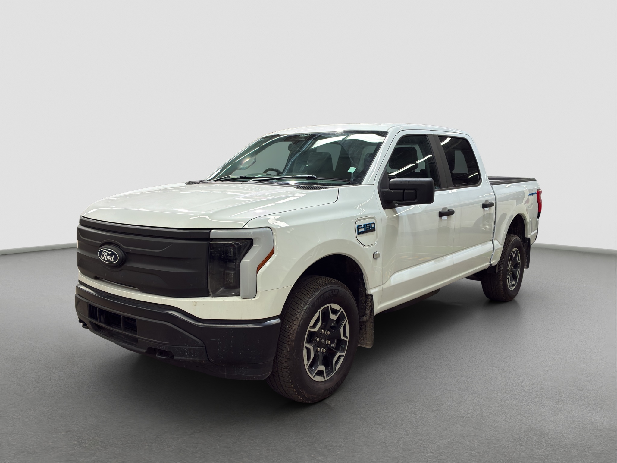 2024 Ford F-150 Lightning Pro Standard Range (98KW)