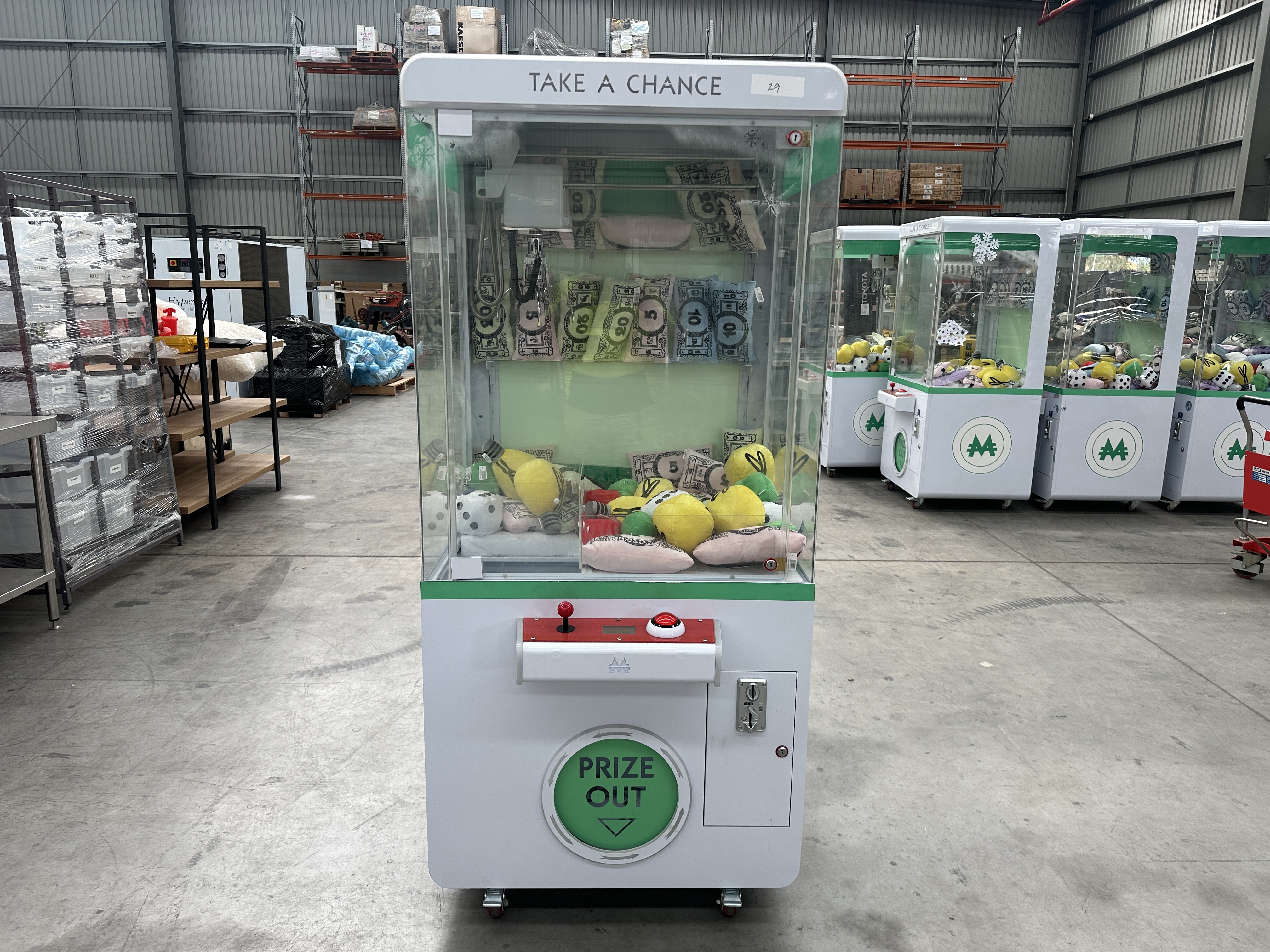 16 · Claw Machine - Coin Operated