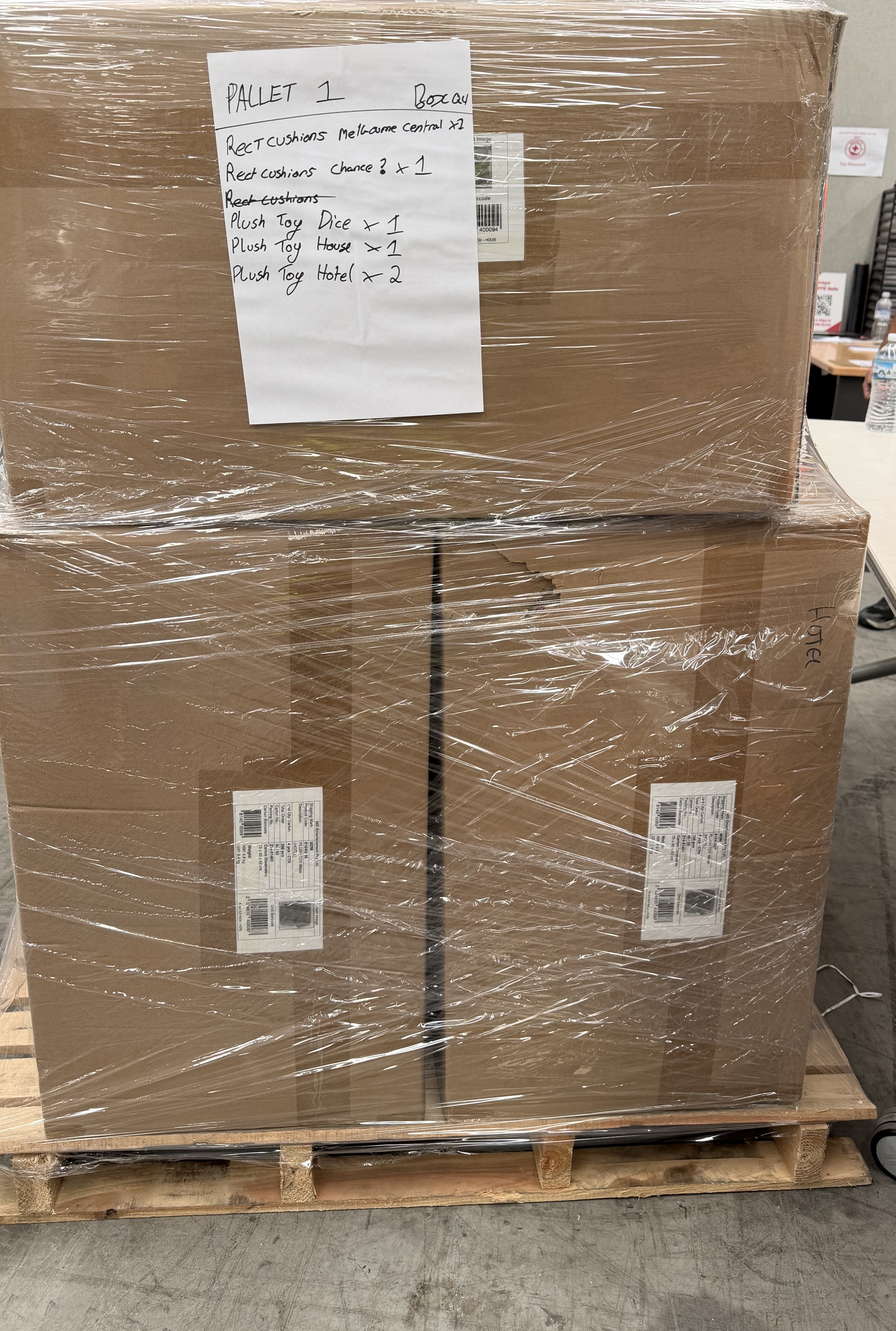 8 · 1x Pallet of Rest Cushions & Plush Toys