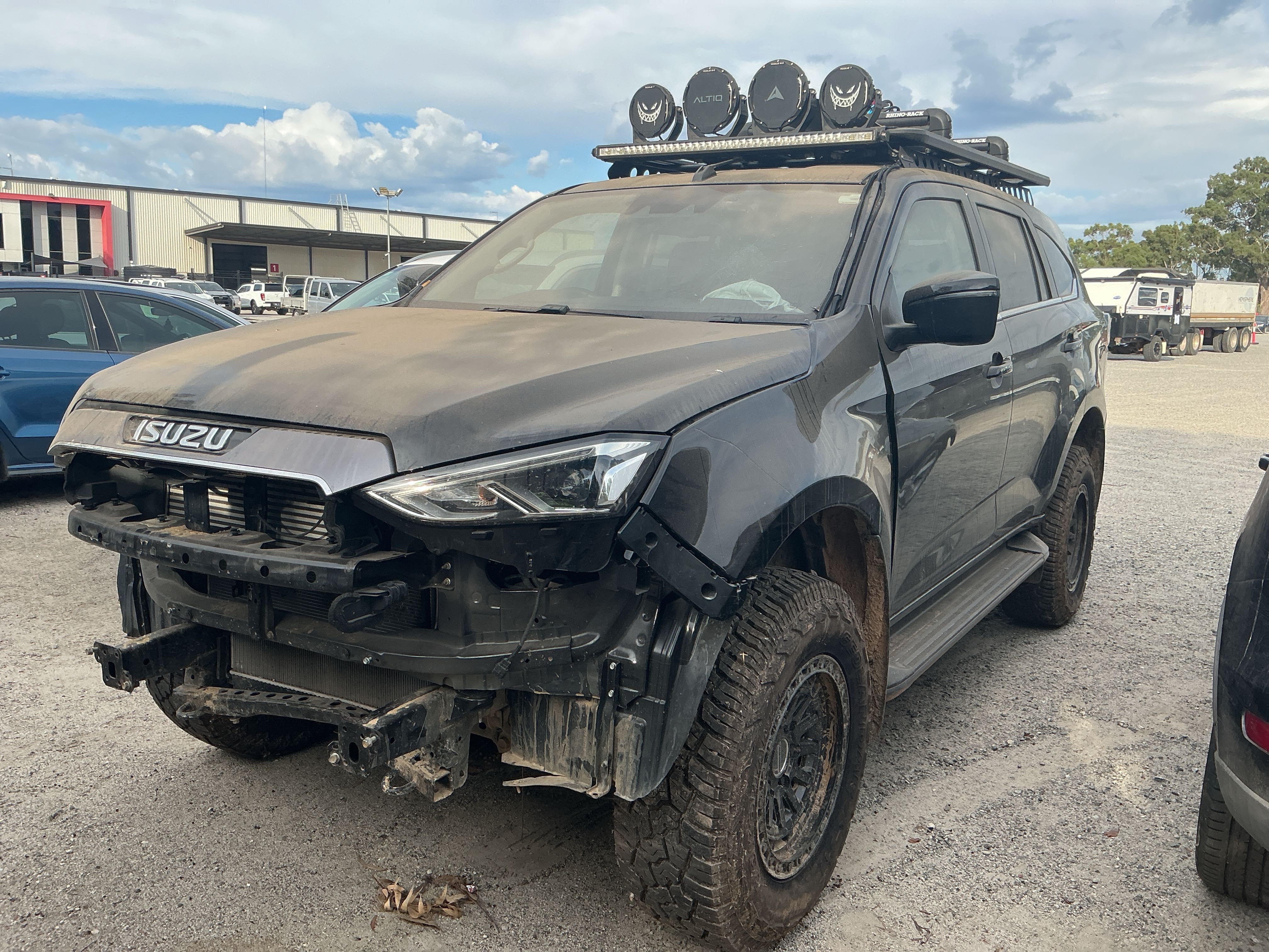 2024 Isuzu MU-X