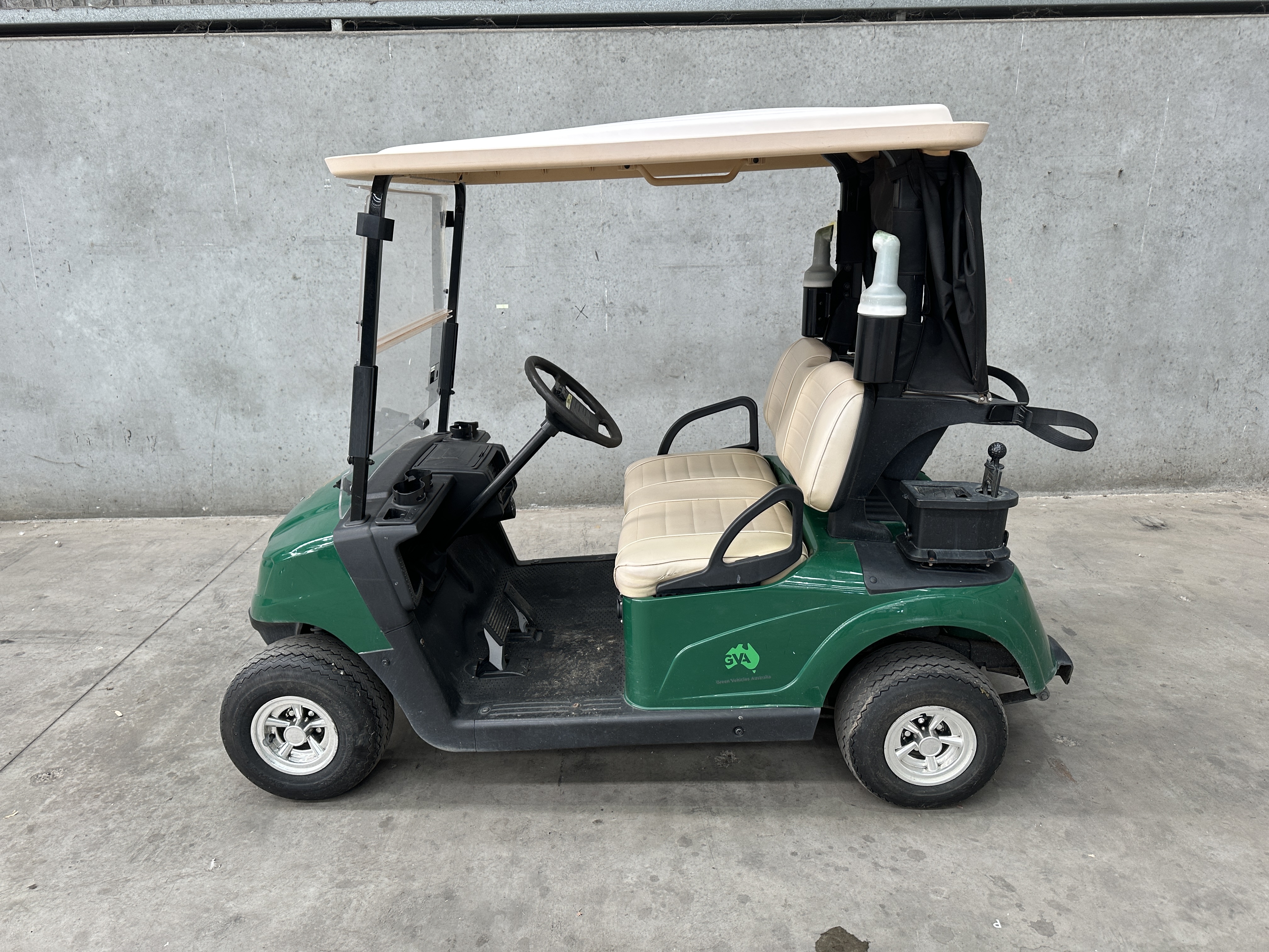 8 · 2022 GVA Lithium Ion Electric Two Seater Golf Buggy ** NON RUNNER **