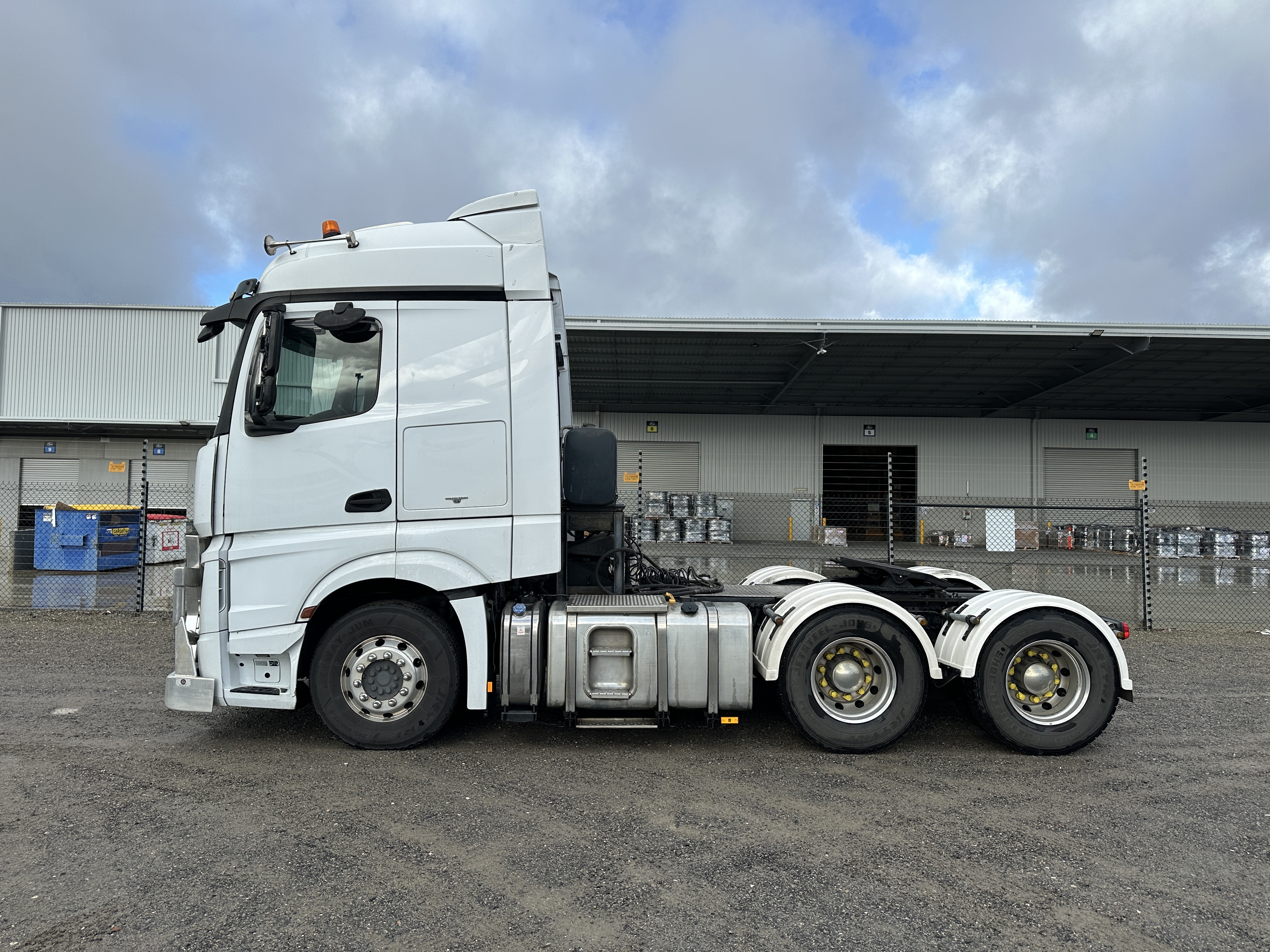 2017 Mercedes 96X 2658 6x4 Prime Mover