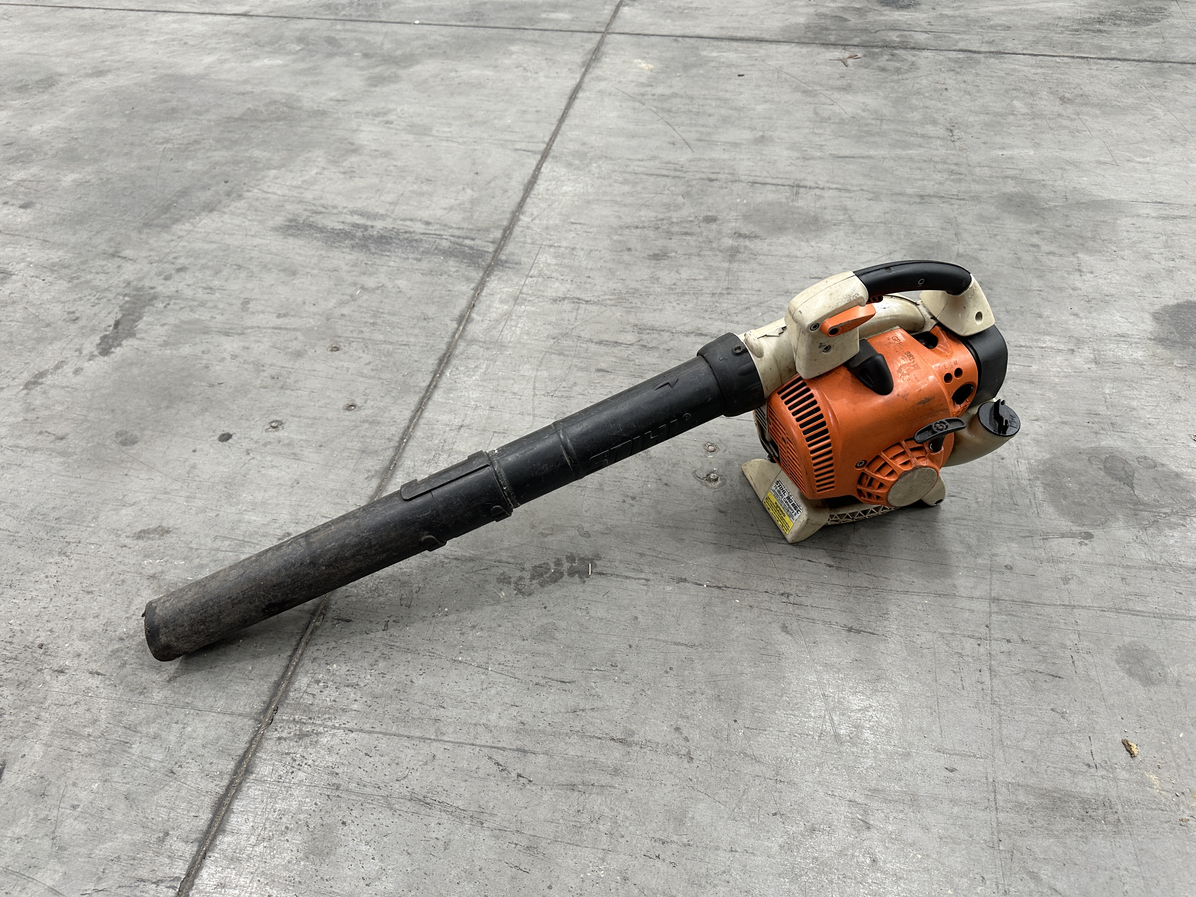 1 x Stihl Petrol Blower