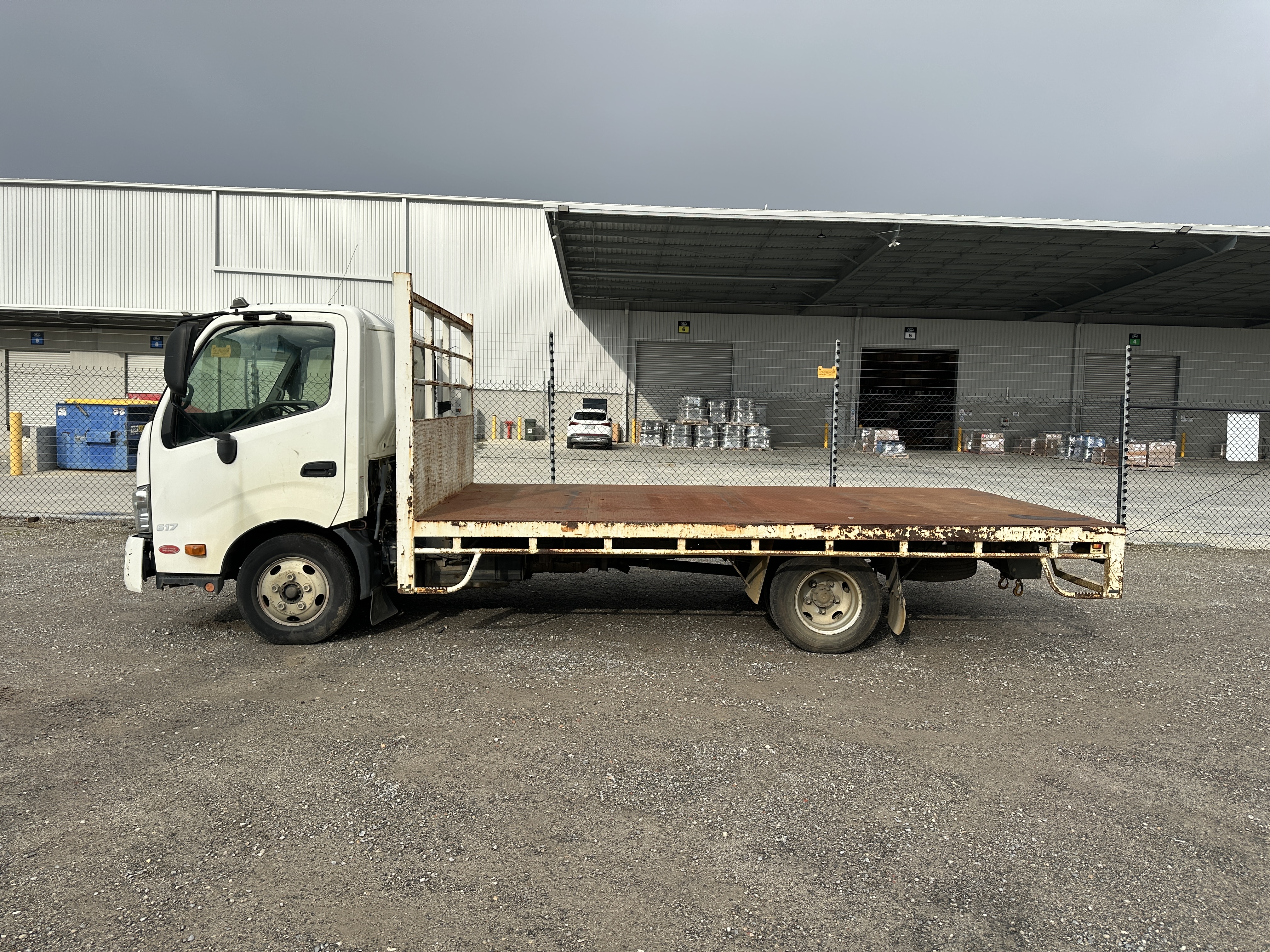 2017 Hino 300 617 4x2 Tray Truck