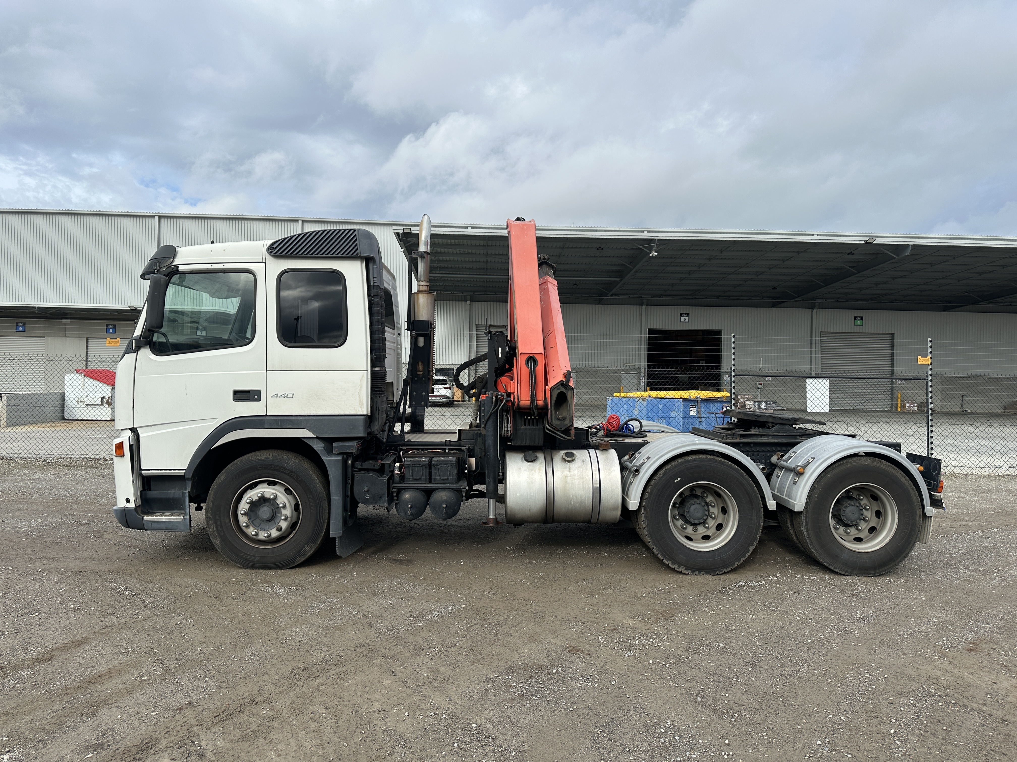 2006 Volvo FM440 6x4 Prime Mover With Palfinger PK15500 Crane