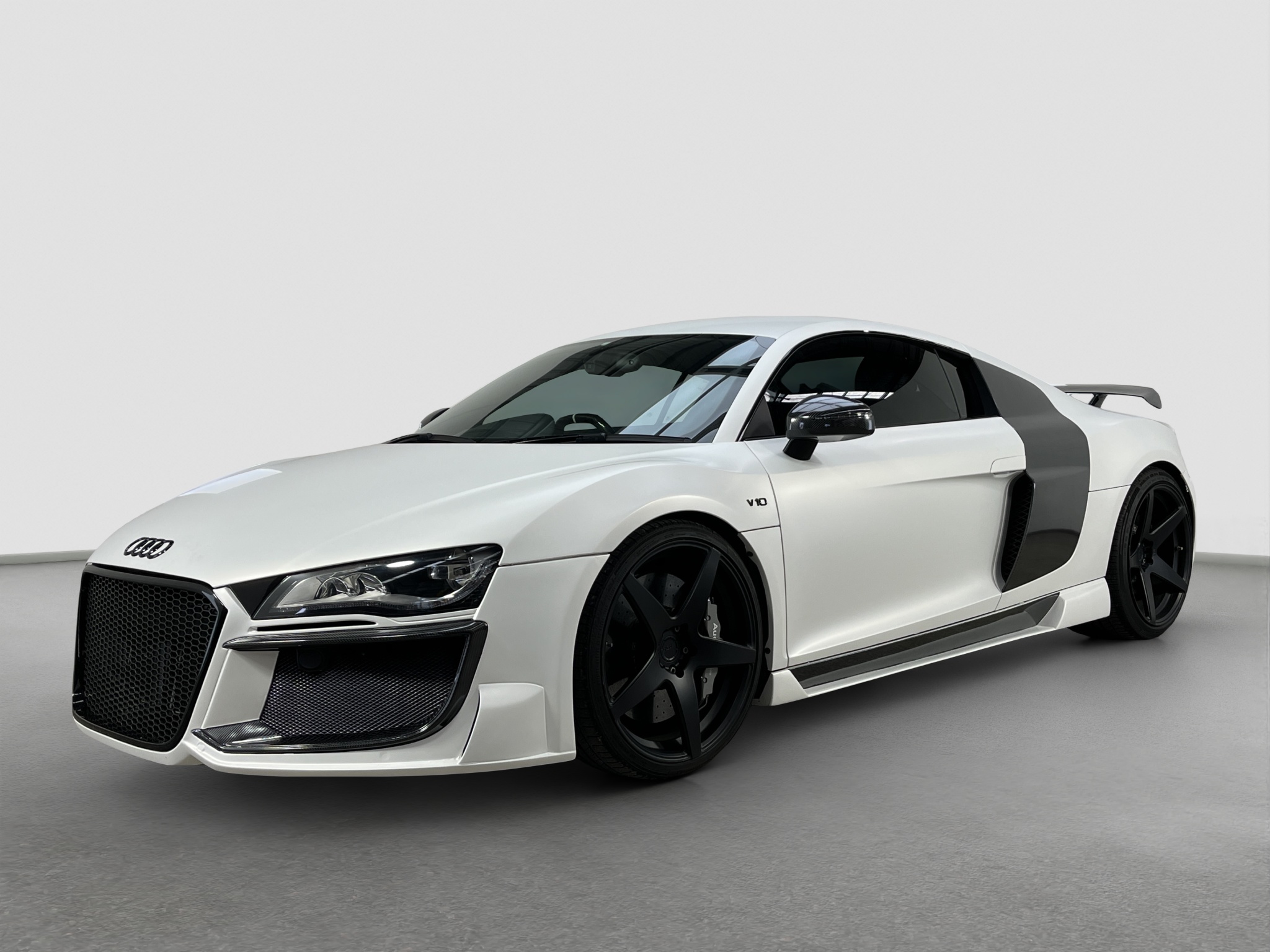 2012 Audi R8 5.2 FSI V10 Quattro Coupe – White Wrap, 49,900km
