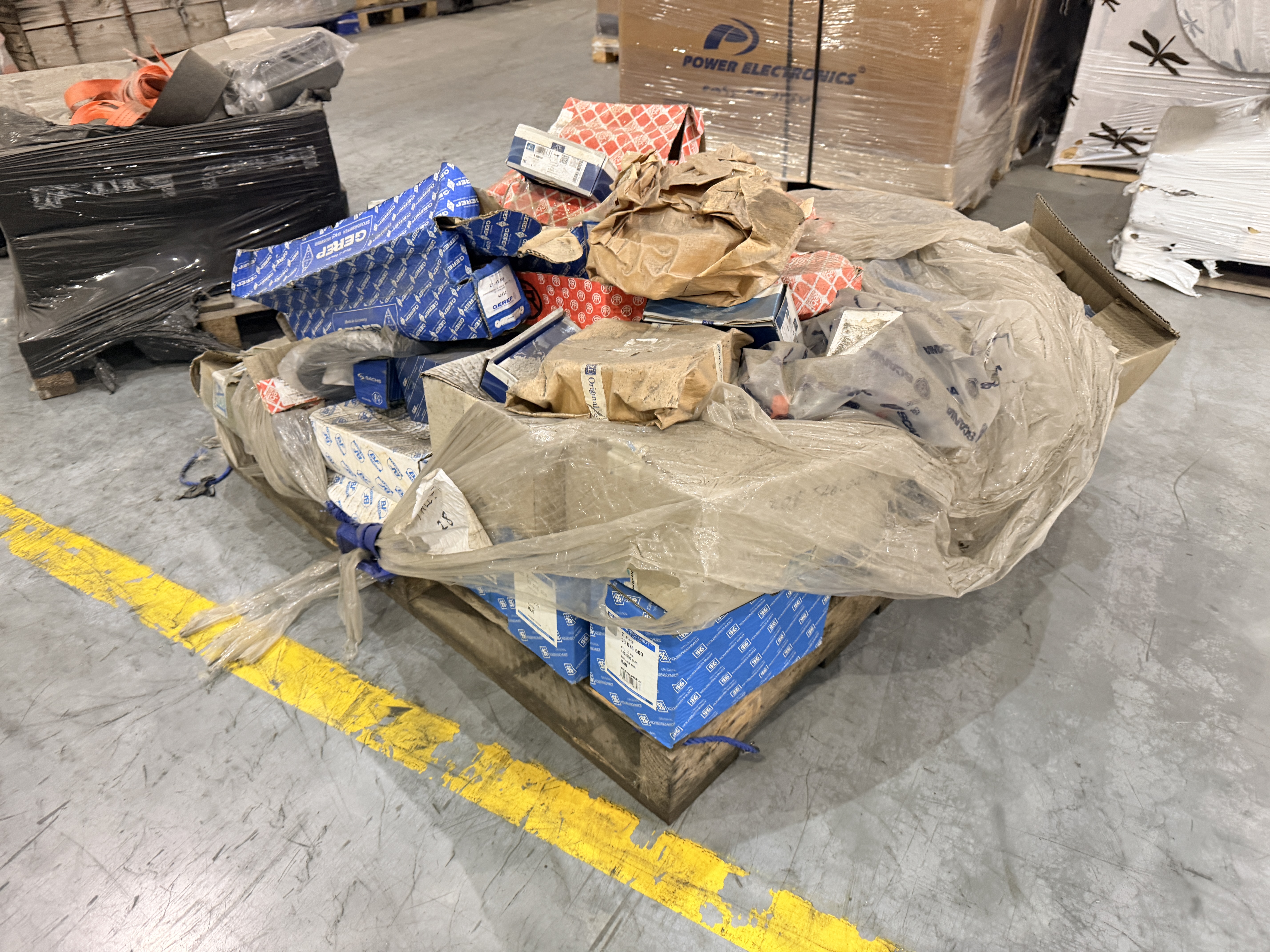 Pallet of Mixed Bus & Truck Steering, Engine, Brake & HVAC Parts