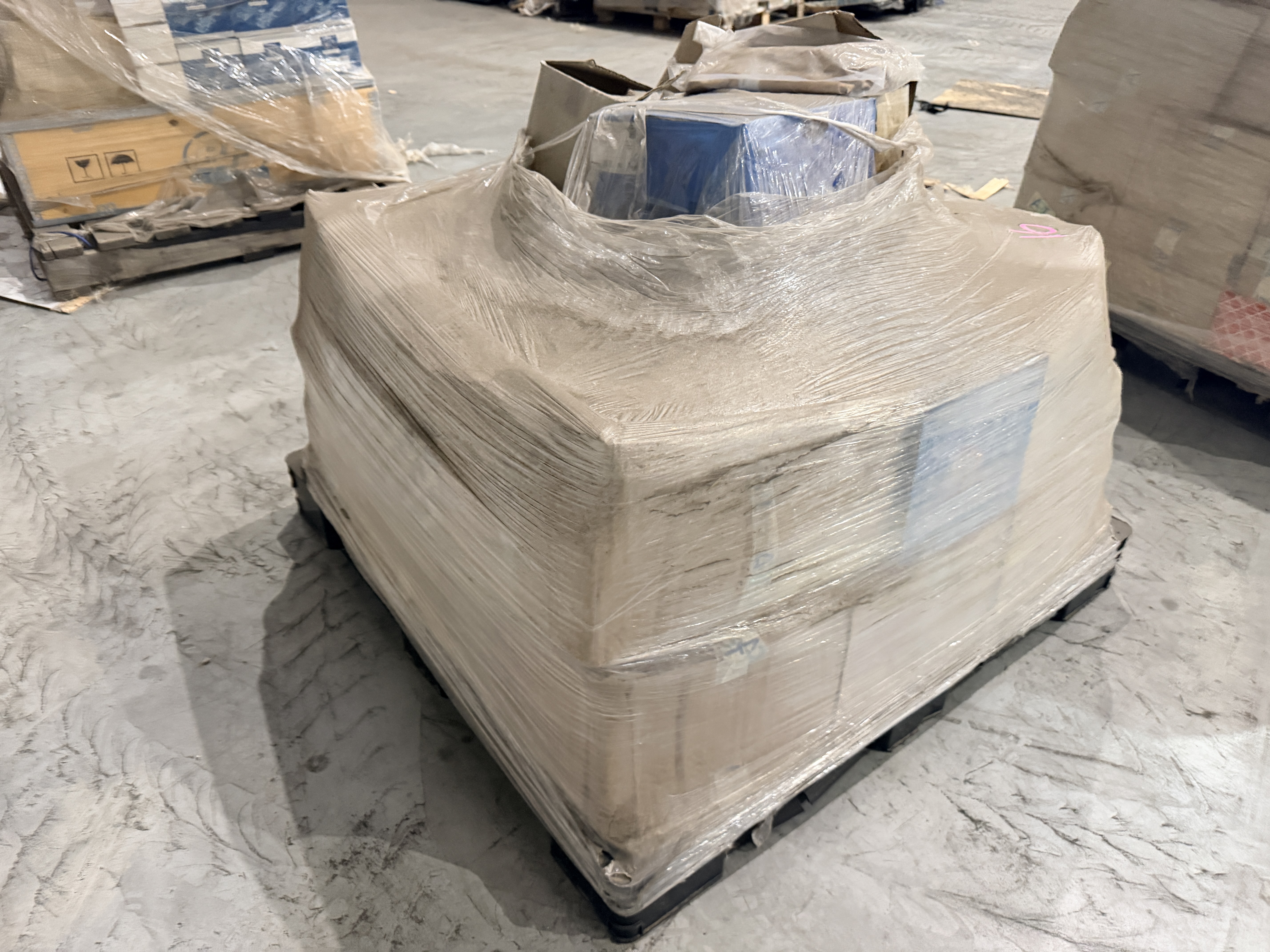 Pallet of 140 Mercedes & MAN Engine, Brake & Electrical Parts