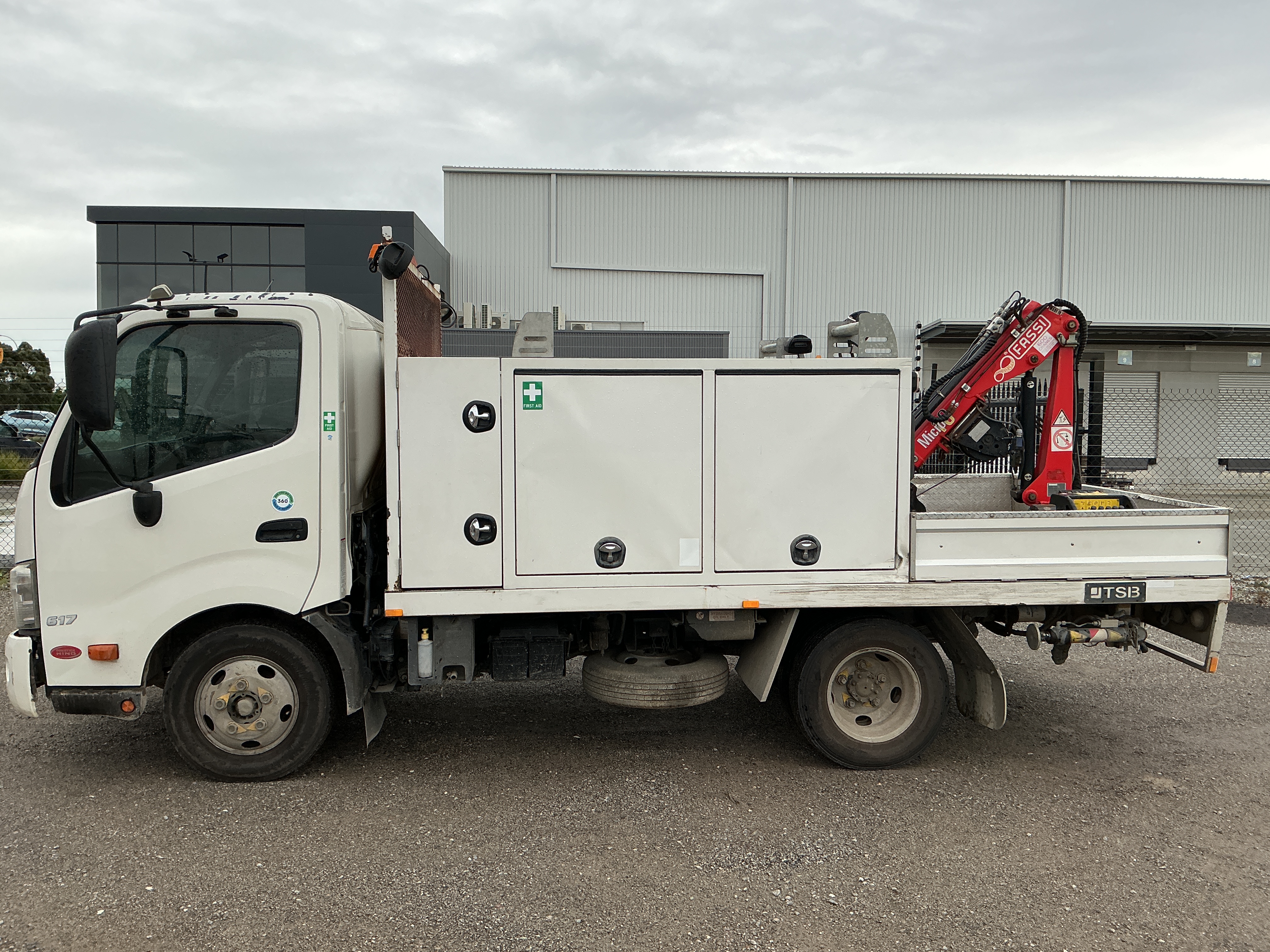 2014 Hino 300 4x2 Crane Tray Truck