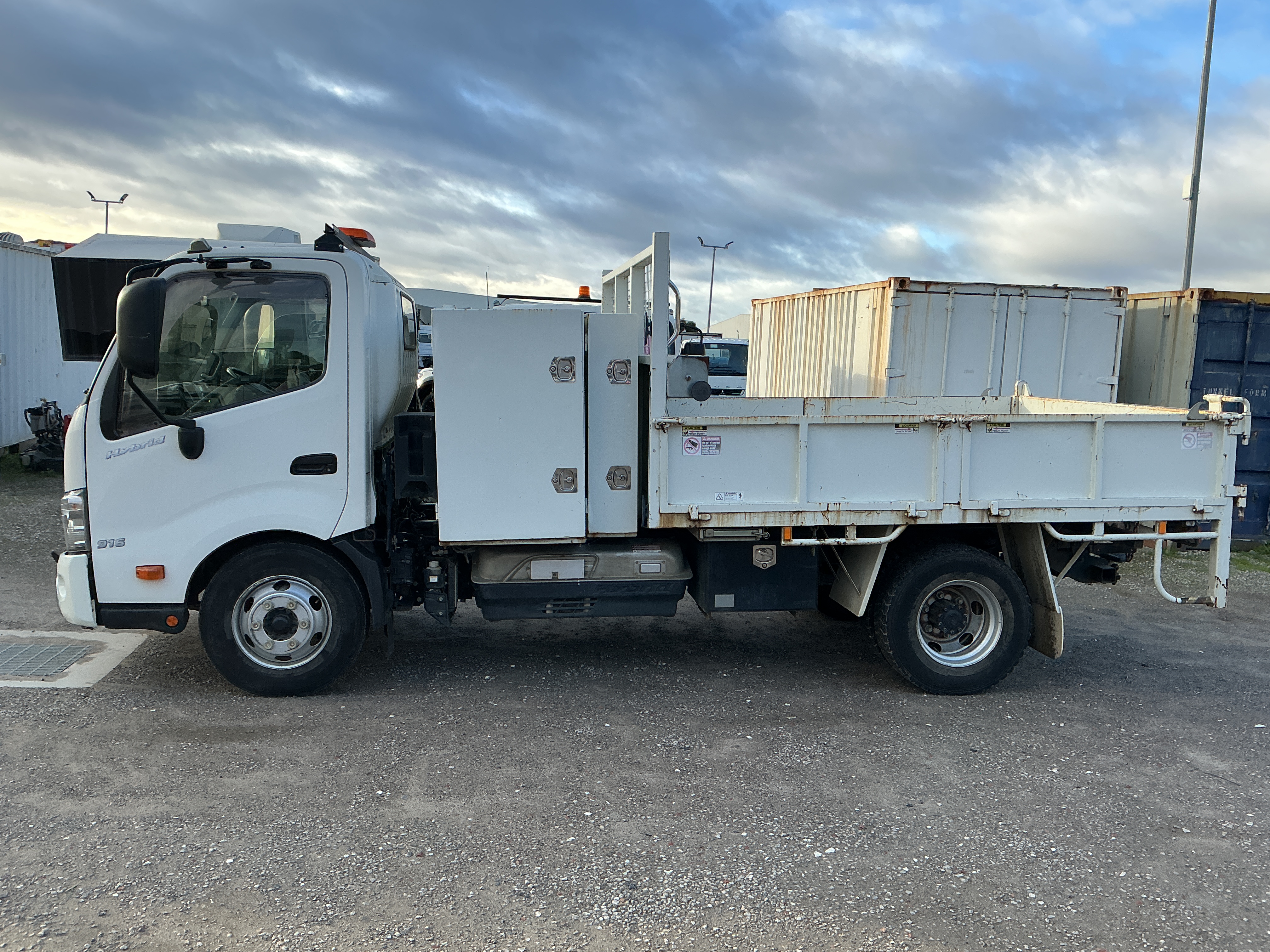 2017 Hino 300 916 4x2 Hybrid Tipper (Council Asset)