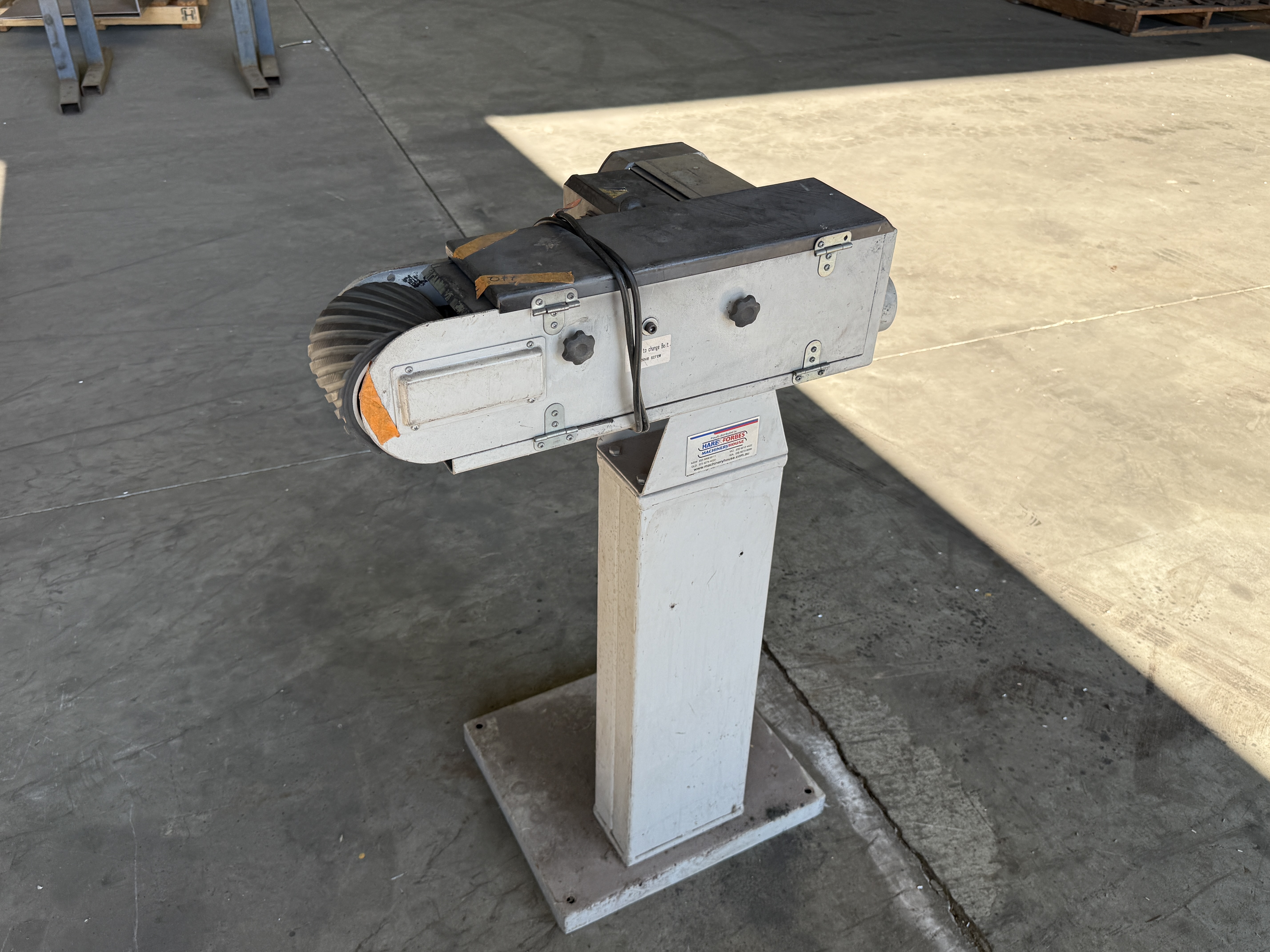 Pedestal Belt Sander 240V