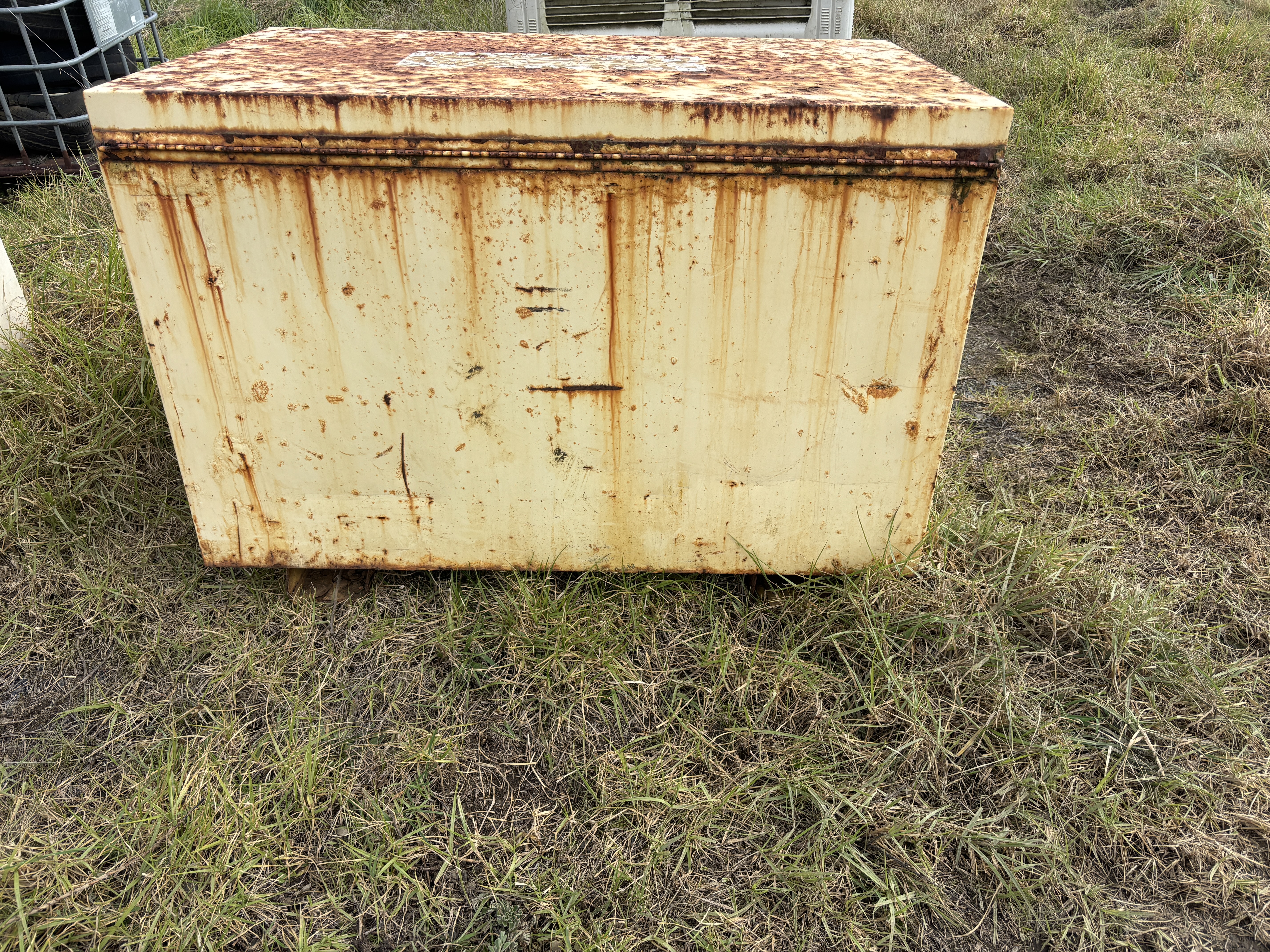 4 · 1 X Yellow Metal Site Box