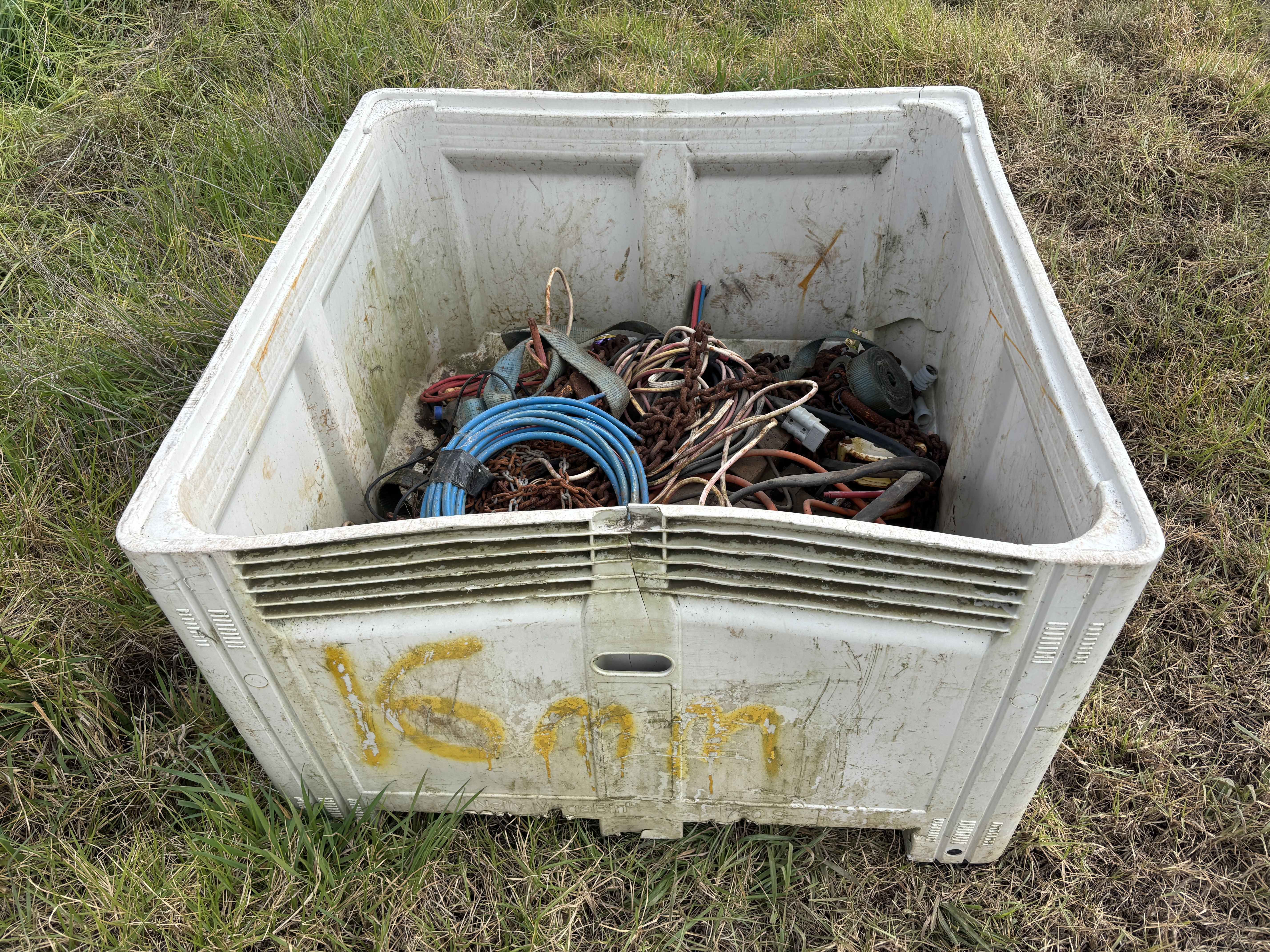 5 · 1 X Plastic Stillage inc Contents