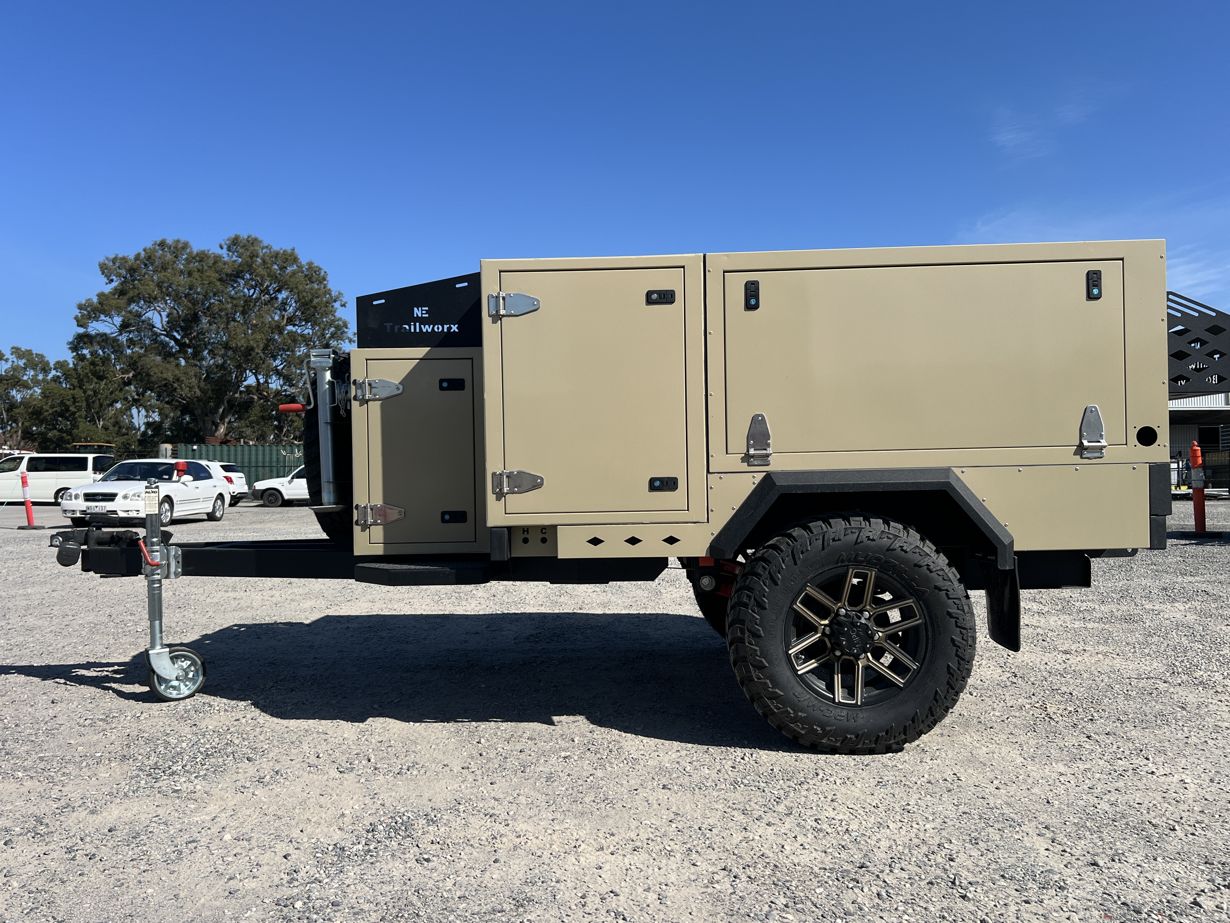 Network Engineering Bonza XL NE Trailworx Single-Axle Camper Trailer