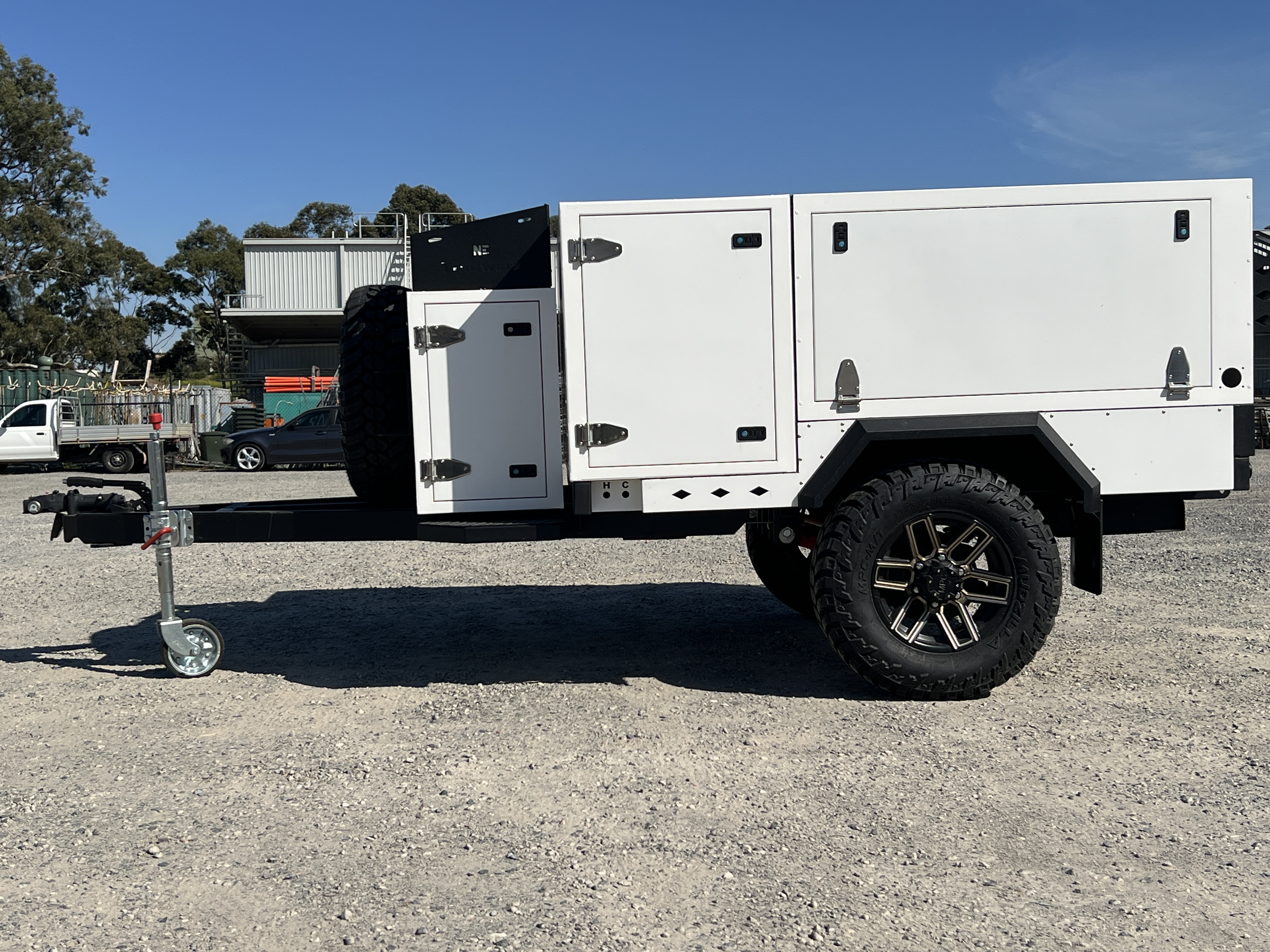 Network Engineering Bonza XL NE Trailworx Single-Axle Camper Trailer