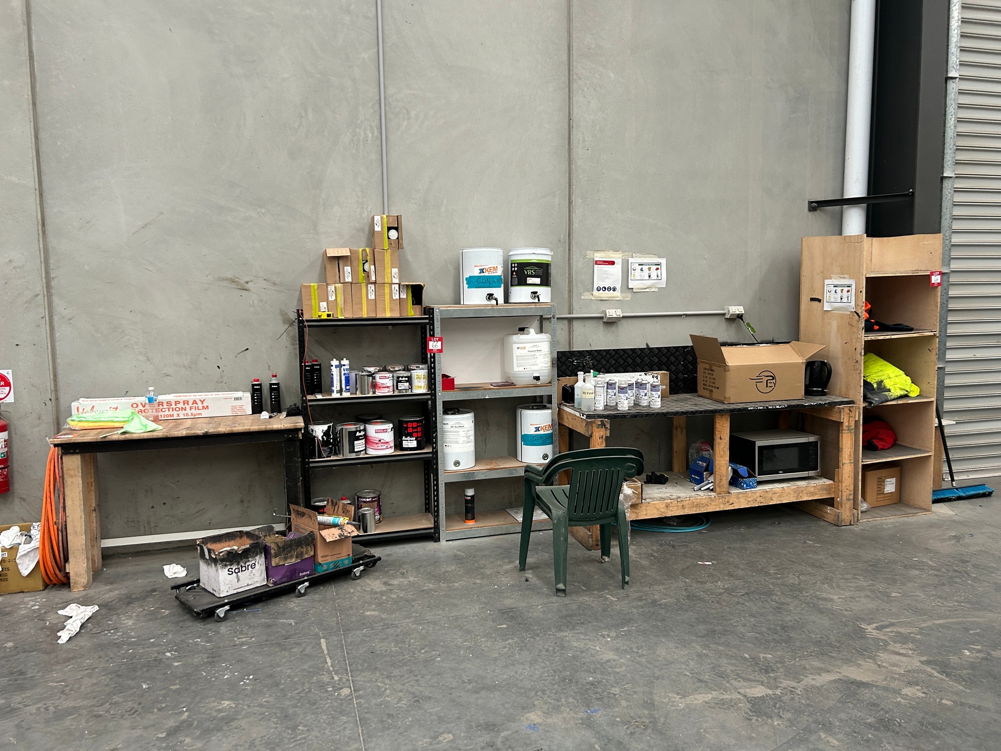Detailing Workstation And Contents