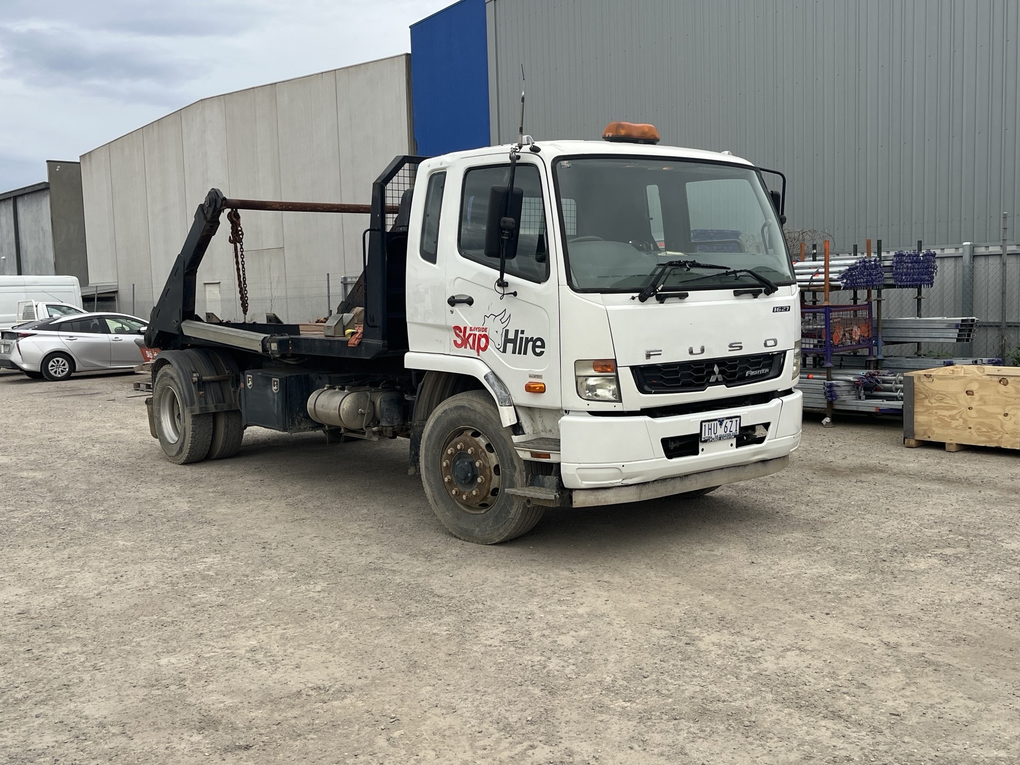 3 · 2016 Mitsubishi Fuso FM600 1626 4x2 Skip Bin Truck