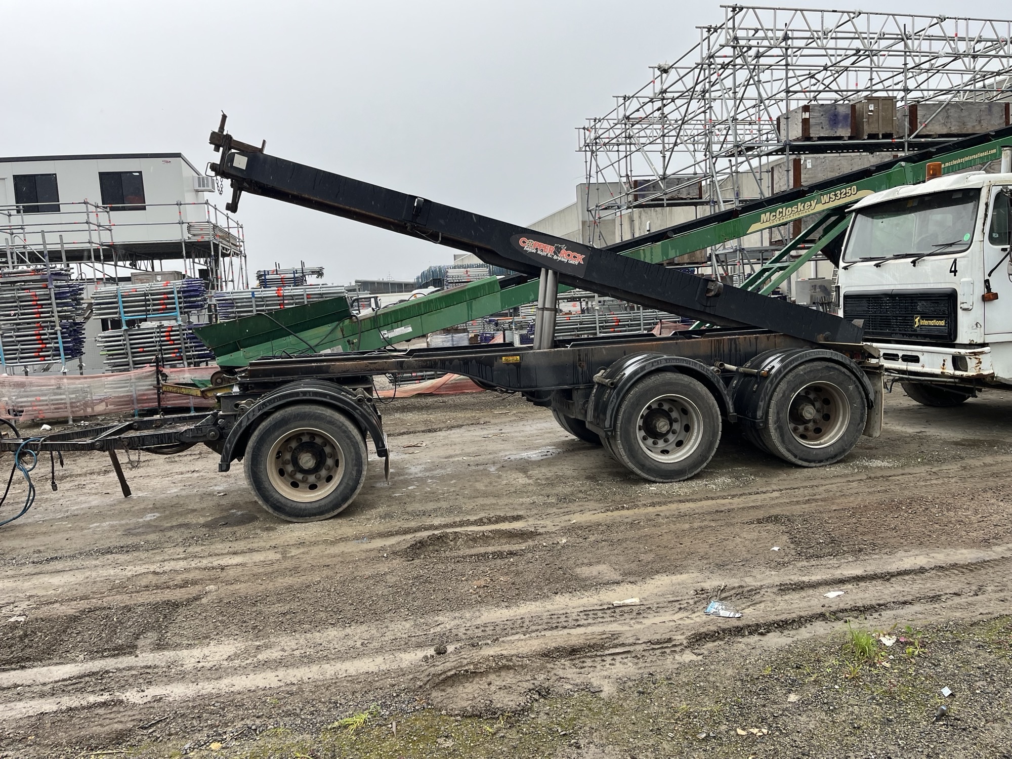 12 · 2007 Chriss Body Builders Tri-Axle Skip Bin Tipper Trailer