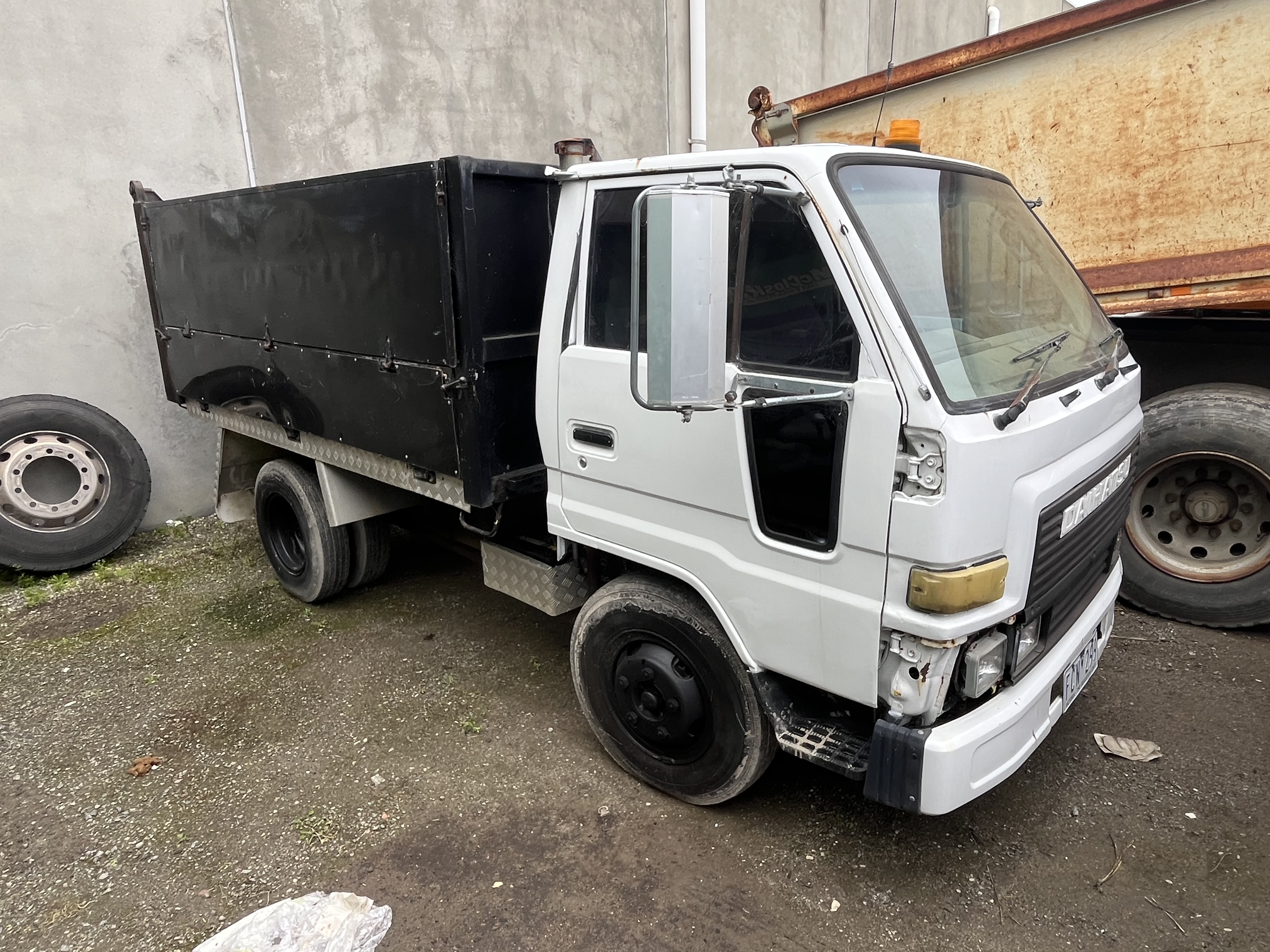 1993 Daihatsu Delta 4x2 Tipper