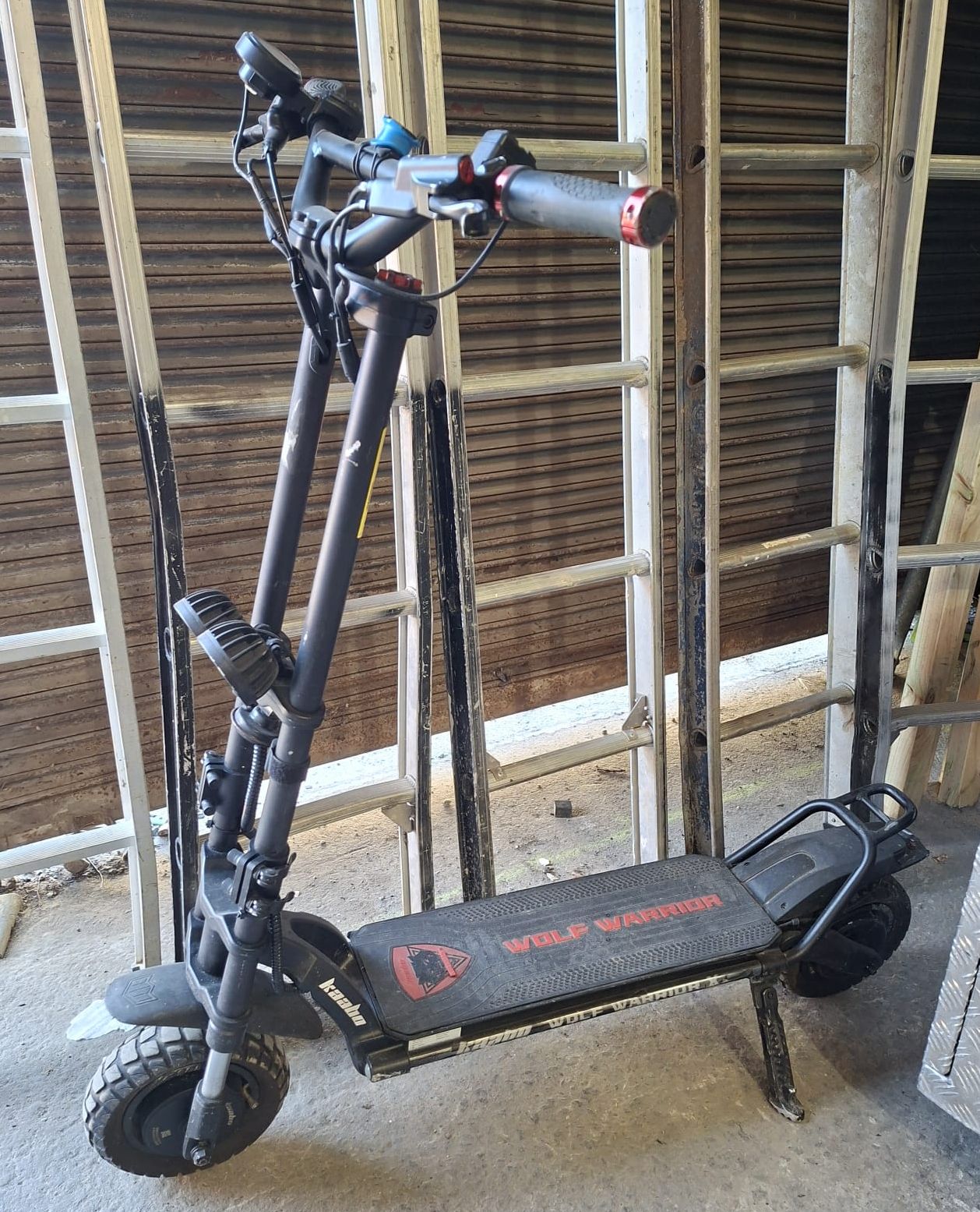1 X Kaabo Wolf Warrior Electric Scooter