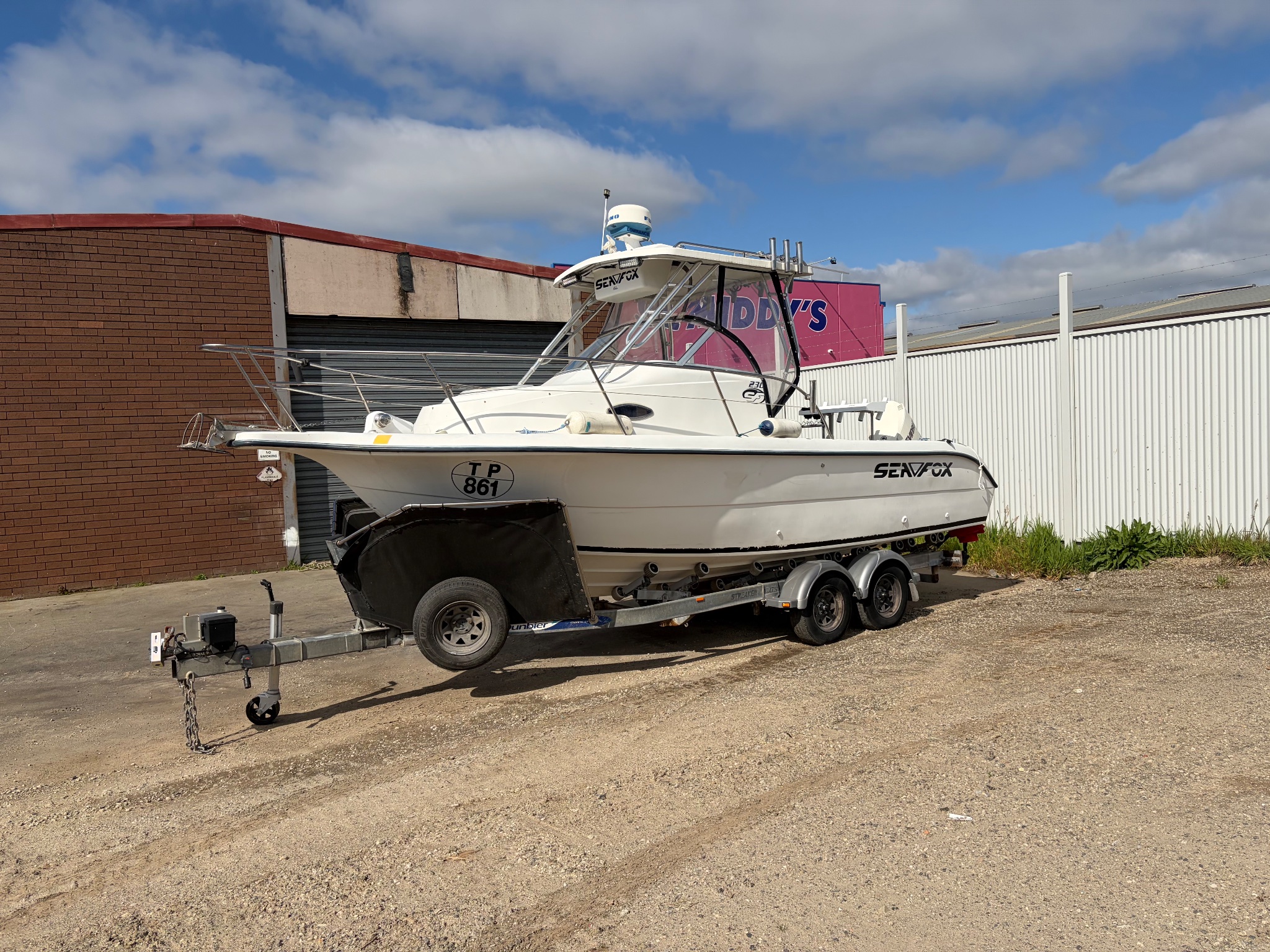 Sea Fox Pro GT Fibreglass Boat with Evenruide 175HP Outboard