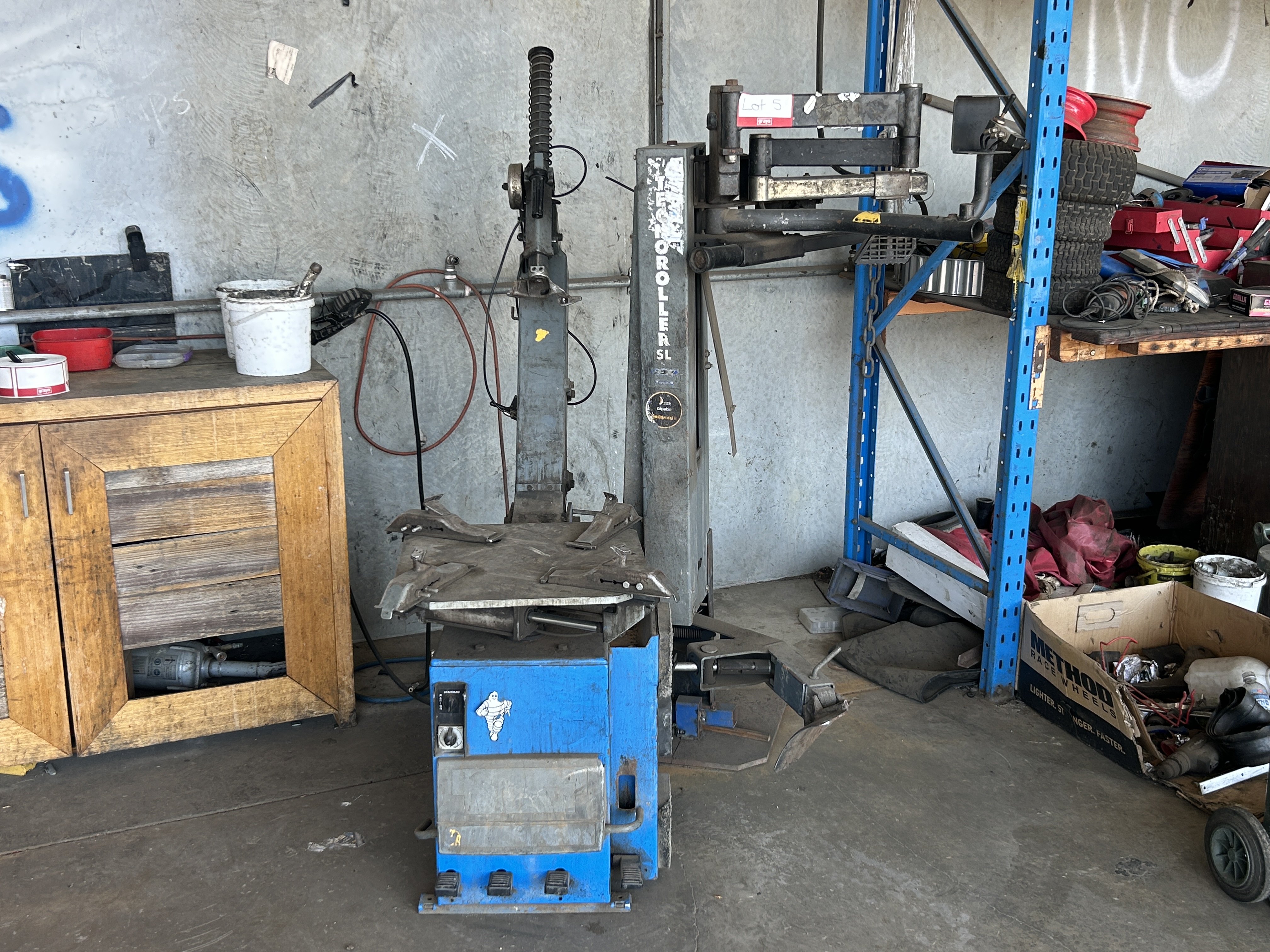 5 · Beissbarth Servomat MS 65 Tyre Changer