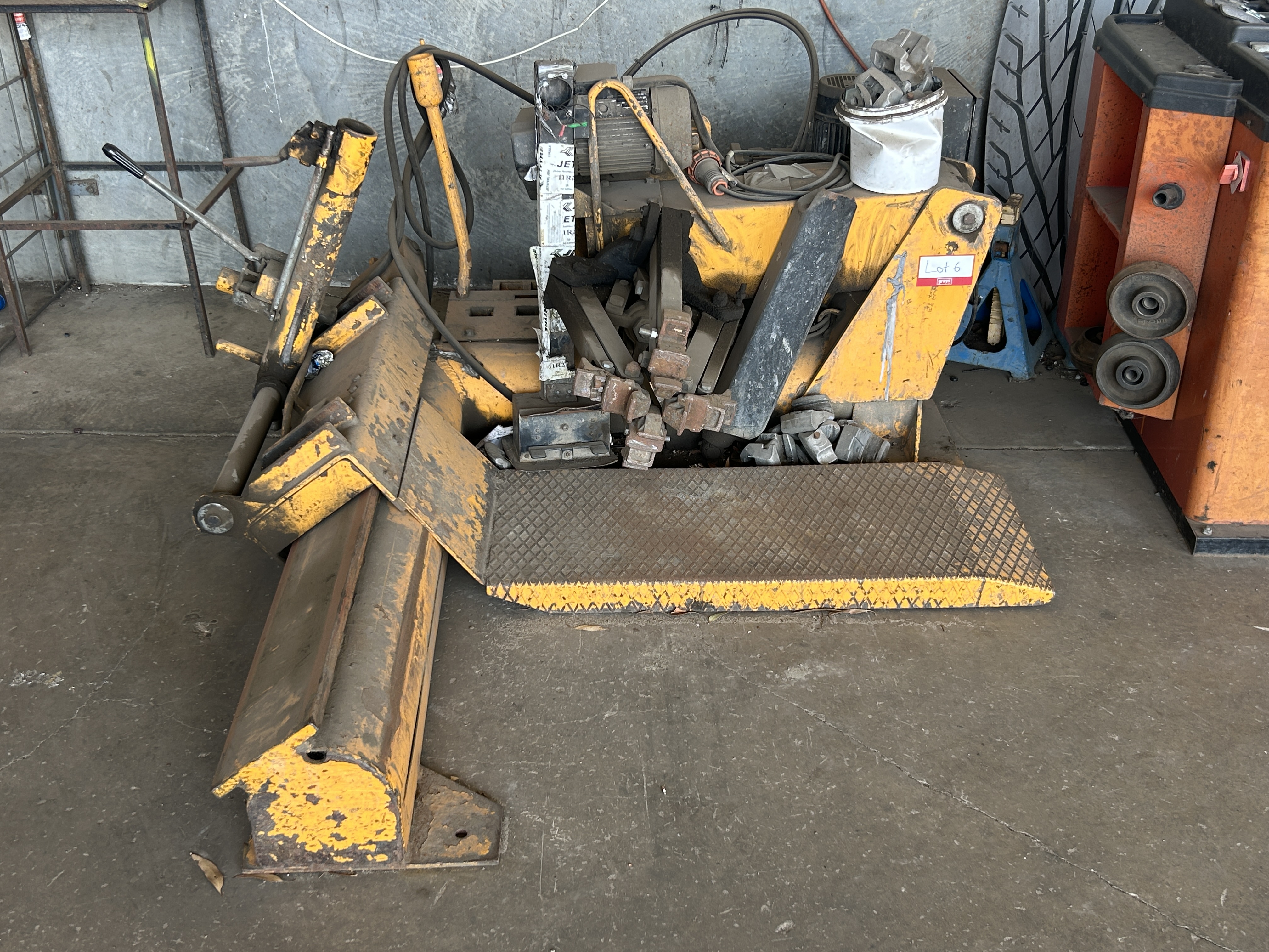 6 · Sice S540 Wheel Balancer