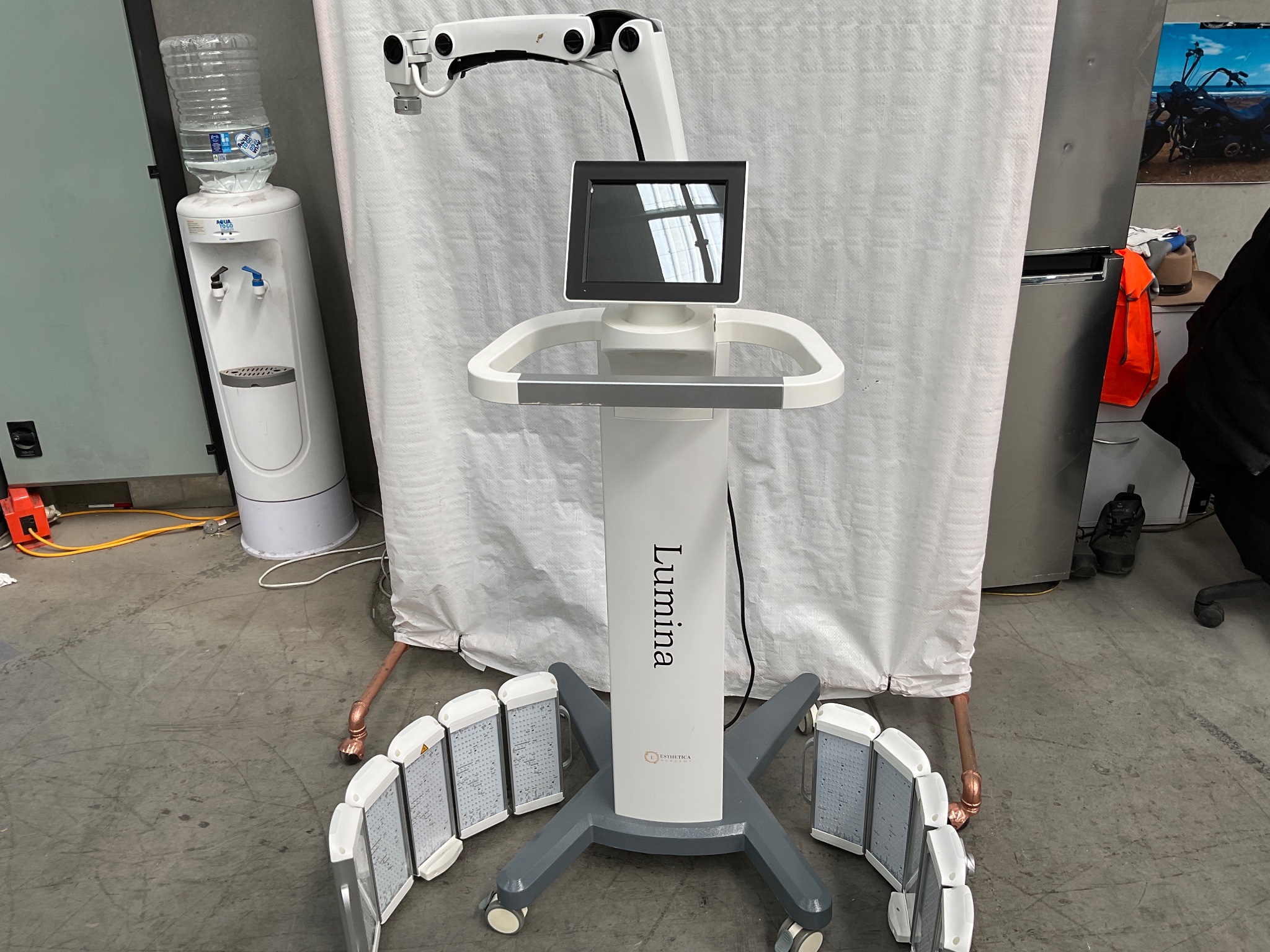 Esthetica Lumina KN-7000D Photodynamic Therapy Device