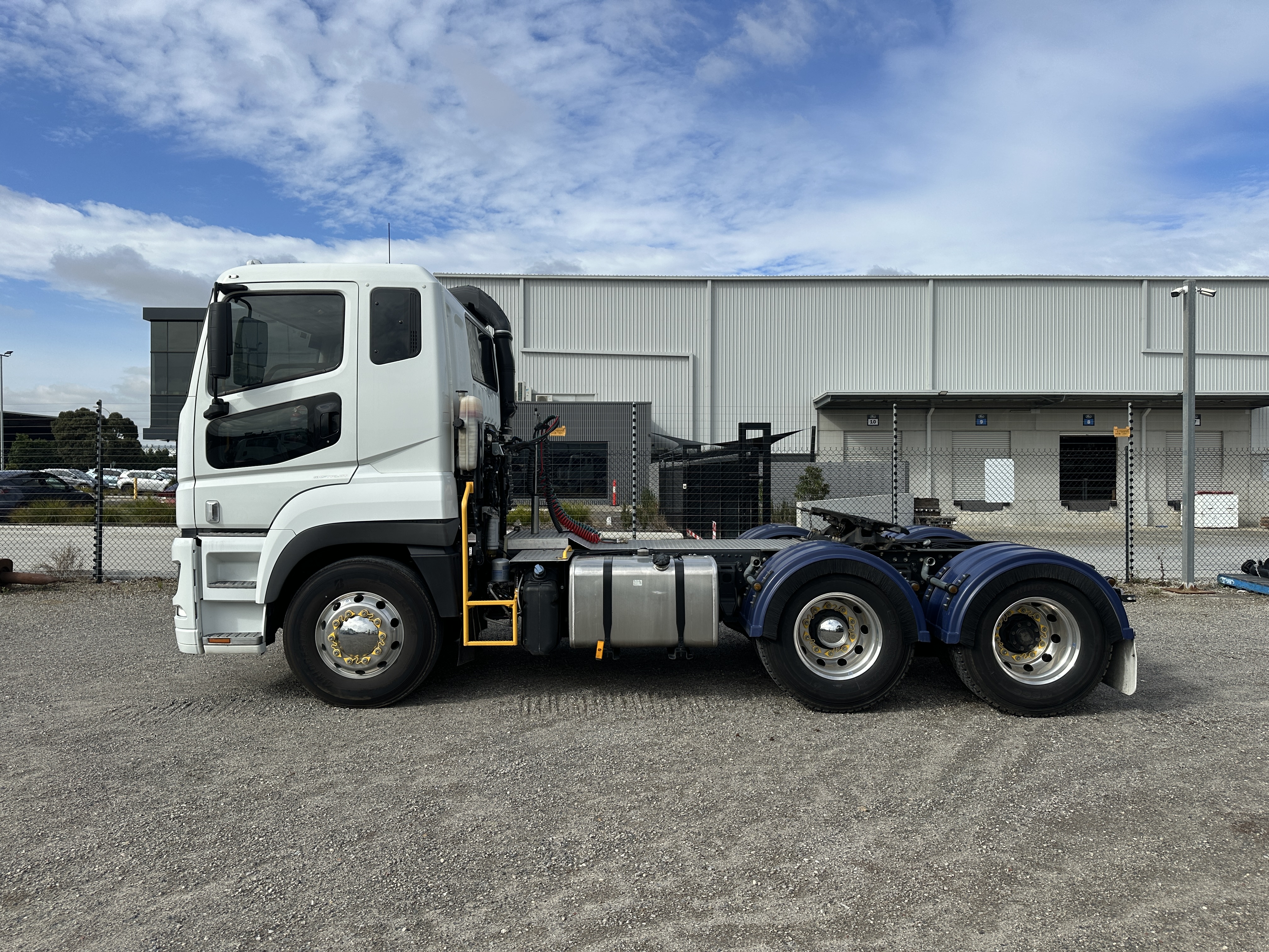 5 · 2022 Mitsubishi Fuso Shogun 460s 6x4 Prime Mover